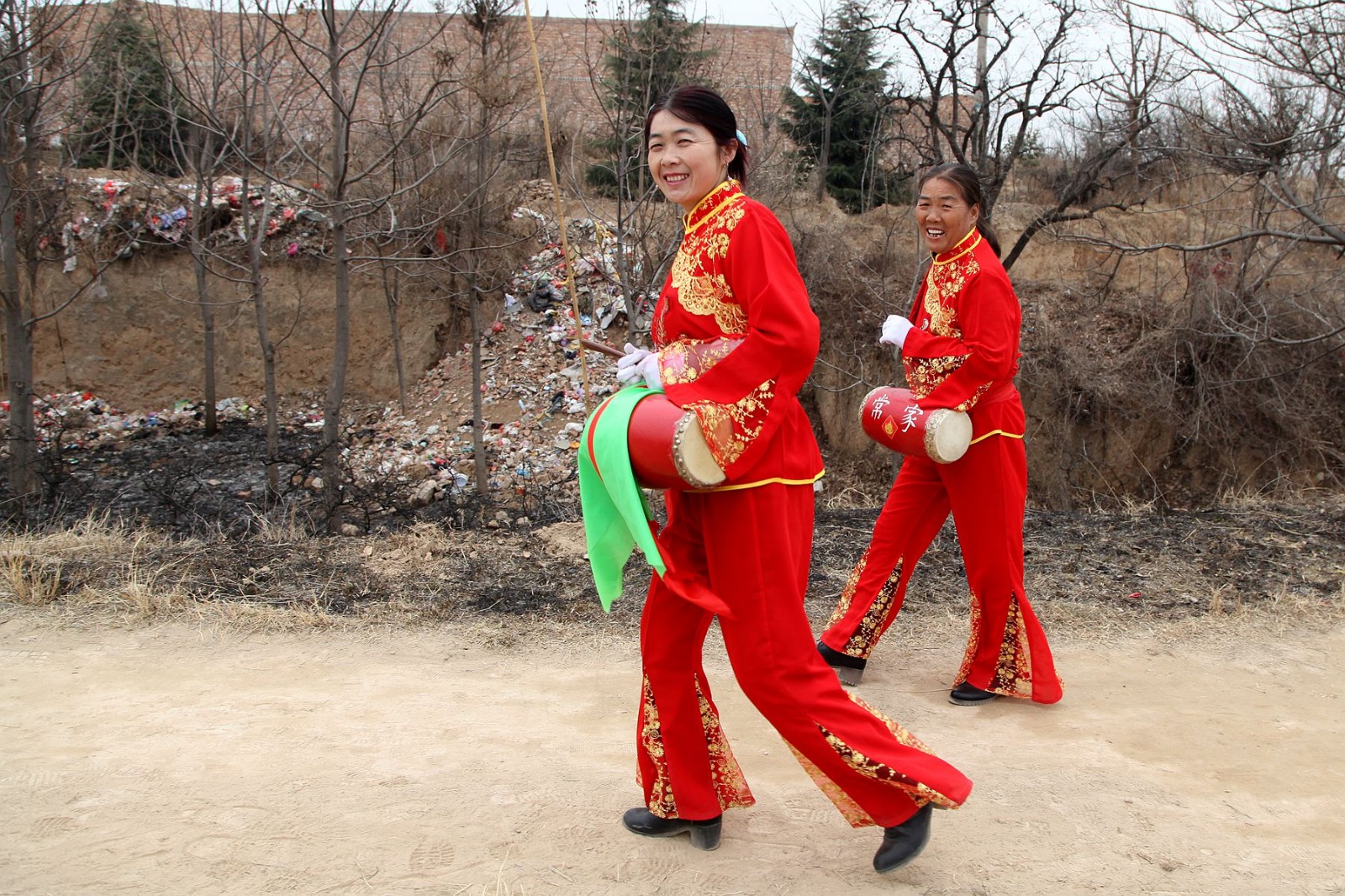 黄河乡愁,山西黄河岸边原始农村社火表演,城里很难看