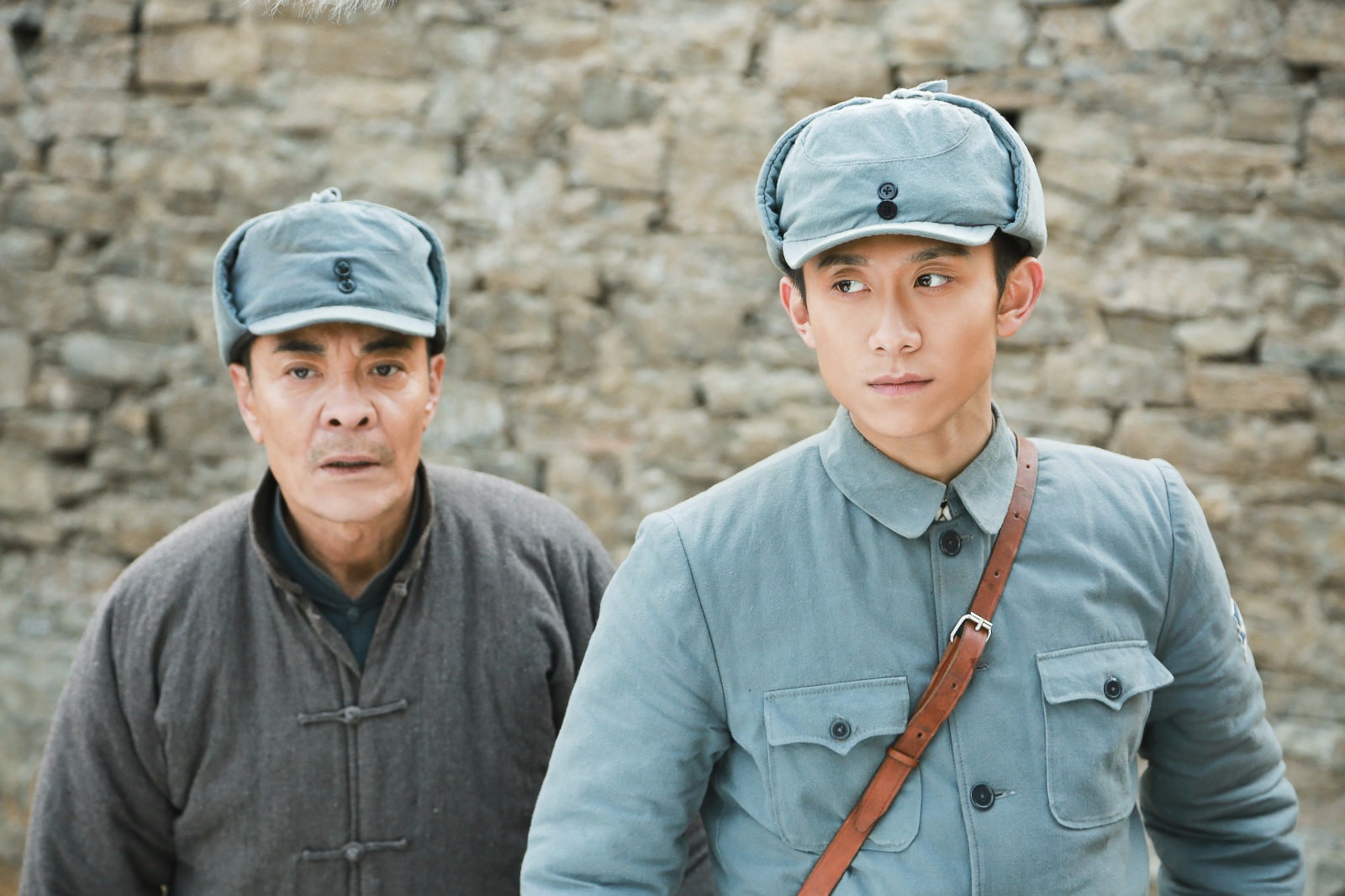 张一山《我的父亲我的兵》军装look 热血男儿英气逼人