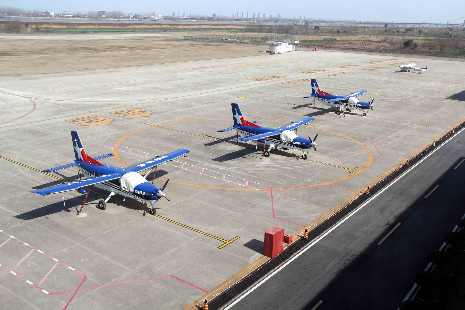 江苏镇江,第一次走进这机场,亲身感受这不一样的飞机场,你见过吗?