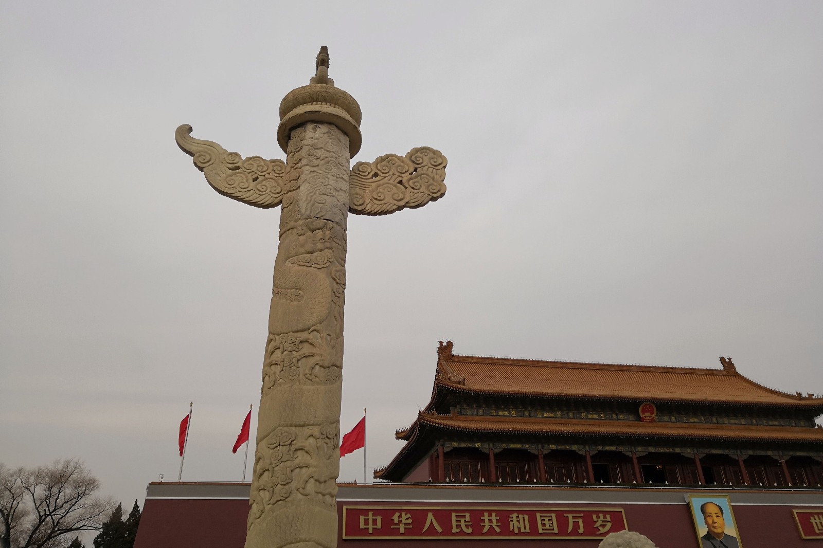 天安门内外，华表上的神兽叫“犼”，99％的人都不知道什么意义|华表|天安门|神兽|天安门城楼|意义_新浪新闻