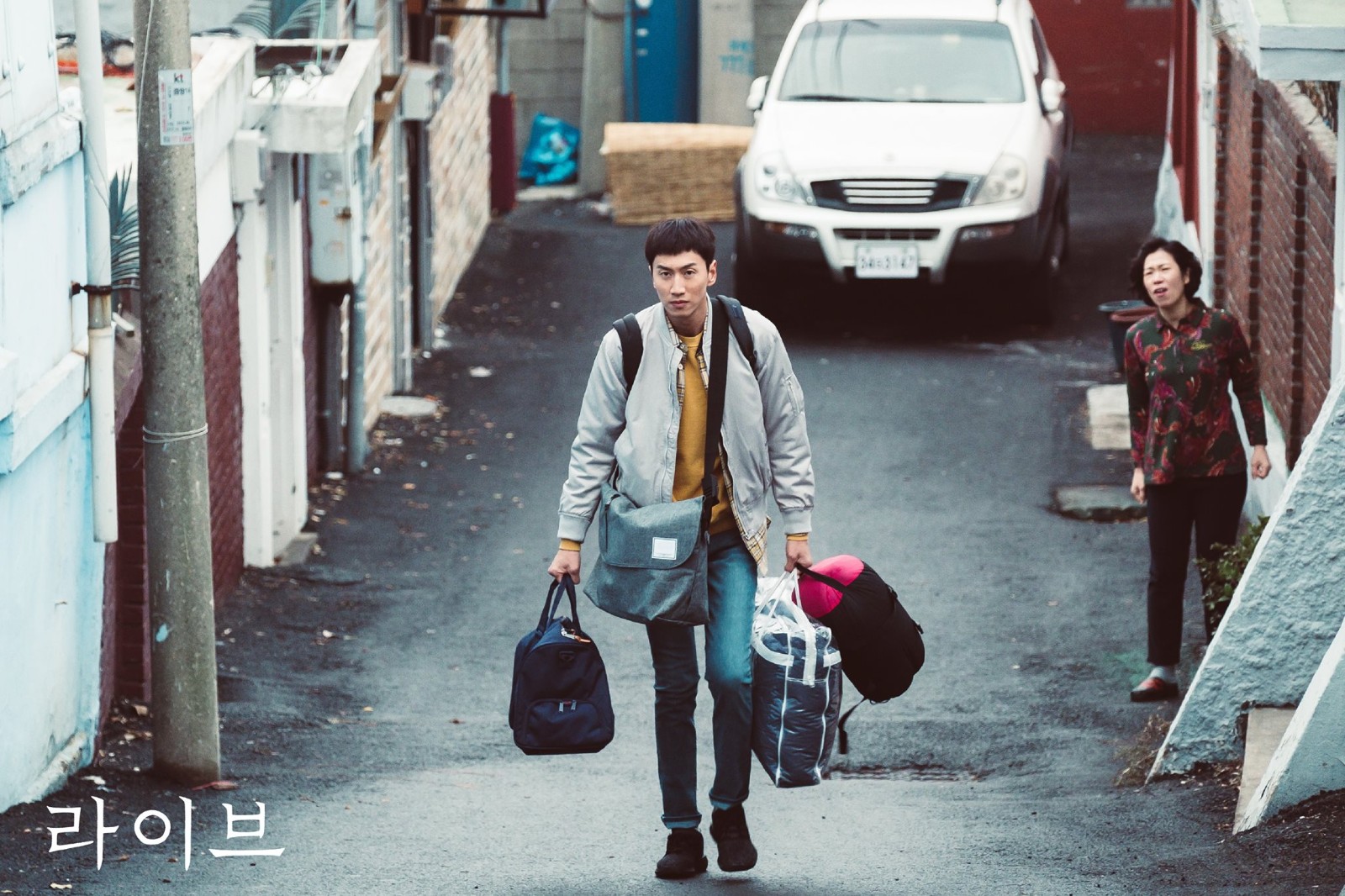 李光洙最新韩剧live他与郑有美的高清公务员备考的剧照