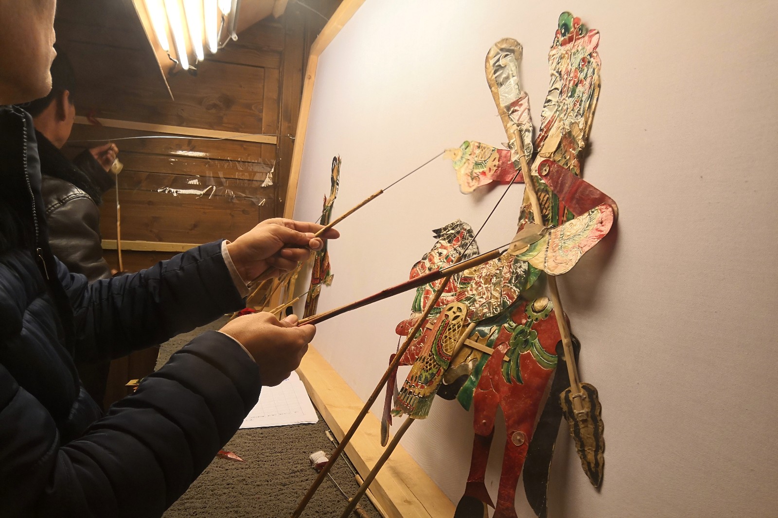 如果你是70,80后,还记得小时候坐在板凳上看的皮影戏吗?|皮影戏|板凳|