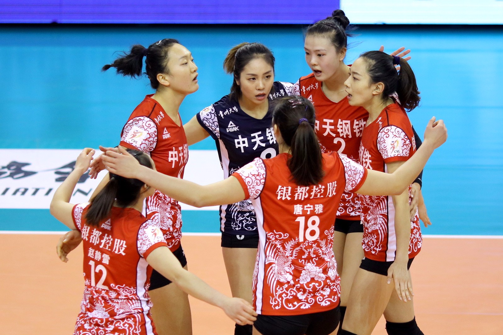 2017-2018排超联赛河南女排对江苏女排比赛图