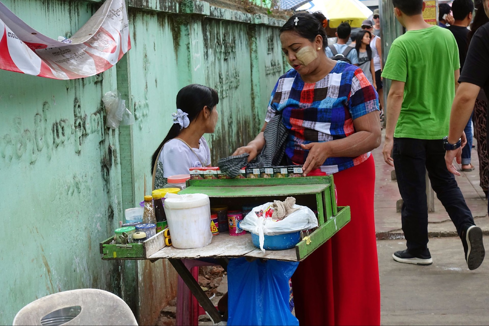实拍在缅甸生活的印度人