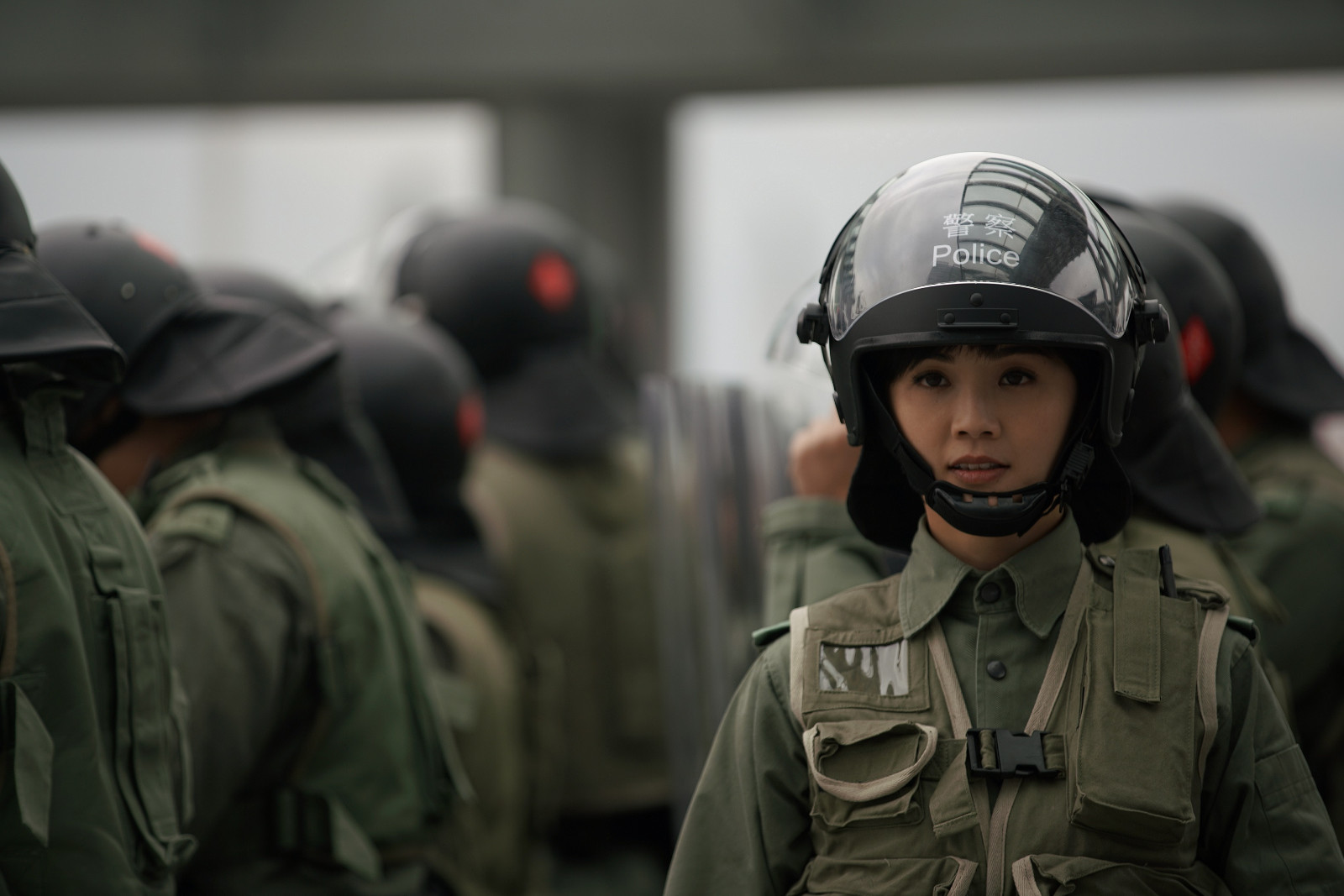 峯蔡卓妍上演"制服诱惑" 《ptu机动部队》热血满分