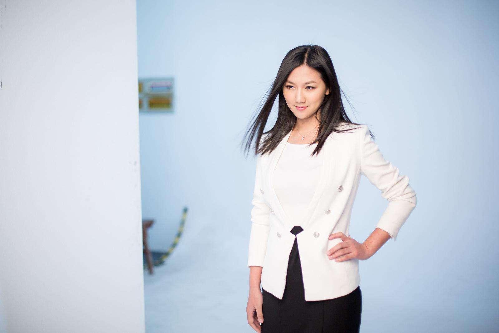 张翔玲,昵称"小苍",中国电竞女选手,著名游戏解说.