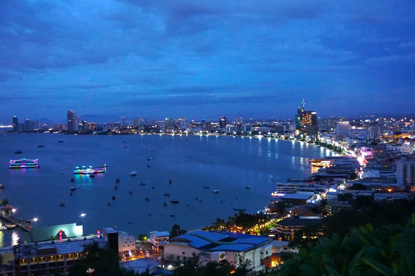 泰国旅行首选海滨小城,体验皇室生活!