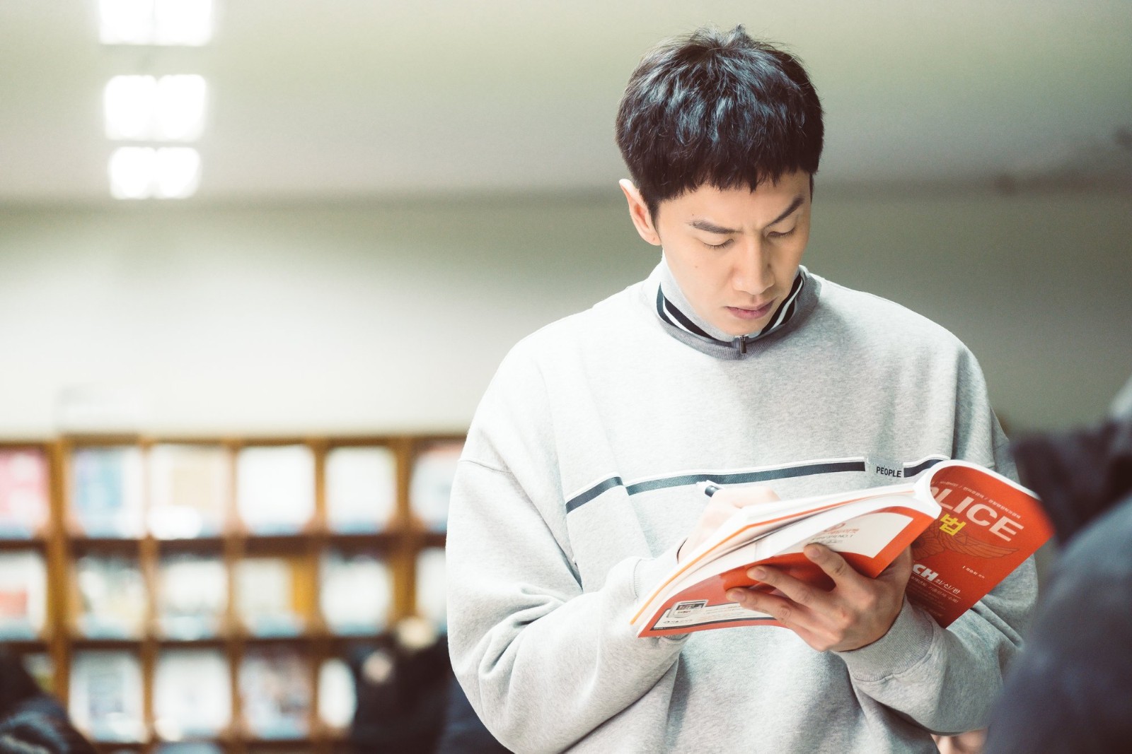 李光洙新韩剧live5分钟高清预告放出将于3月10日首播