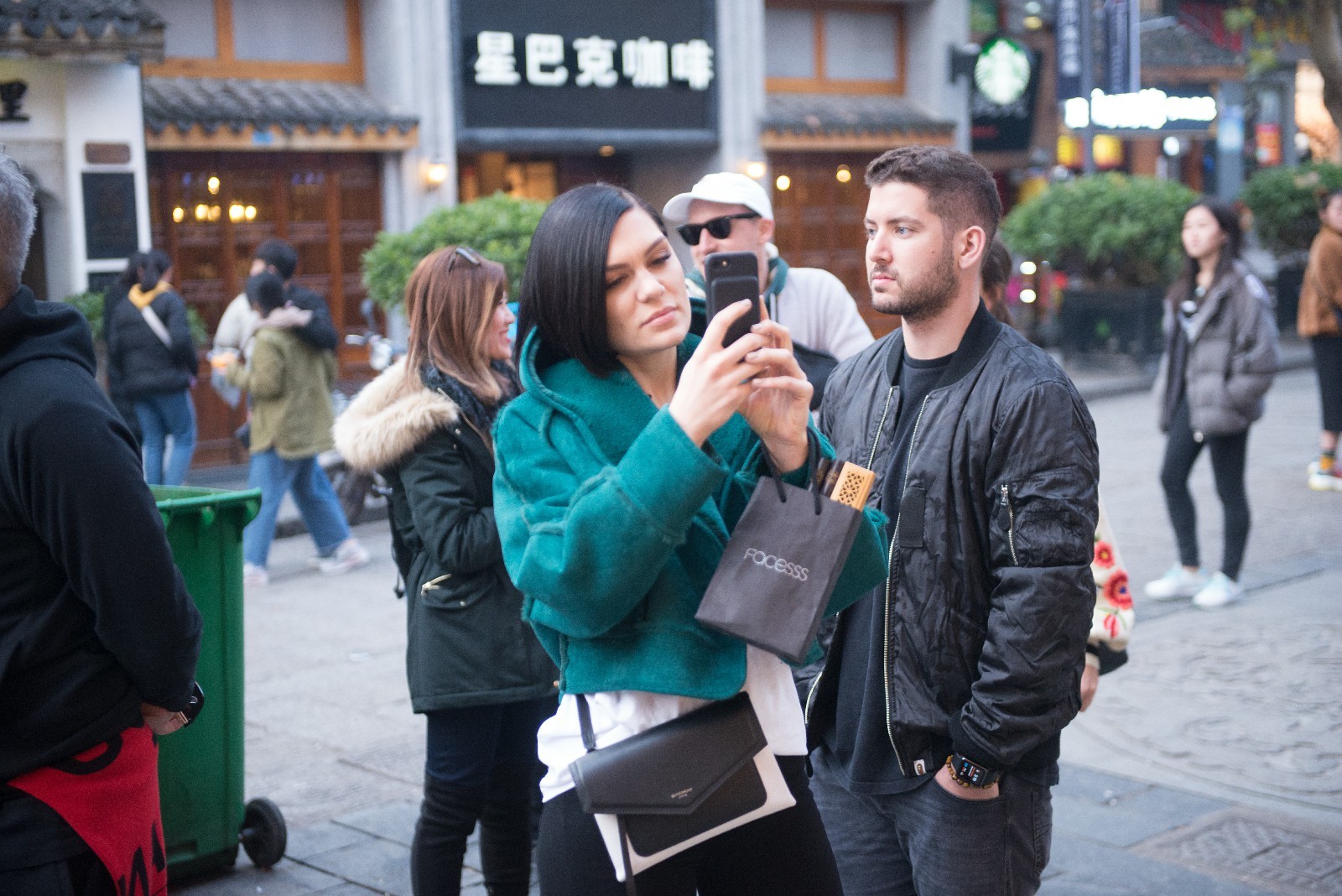 《歌手》jessie j 长沙街头被围观 逛街感受中国文化