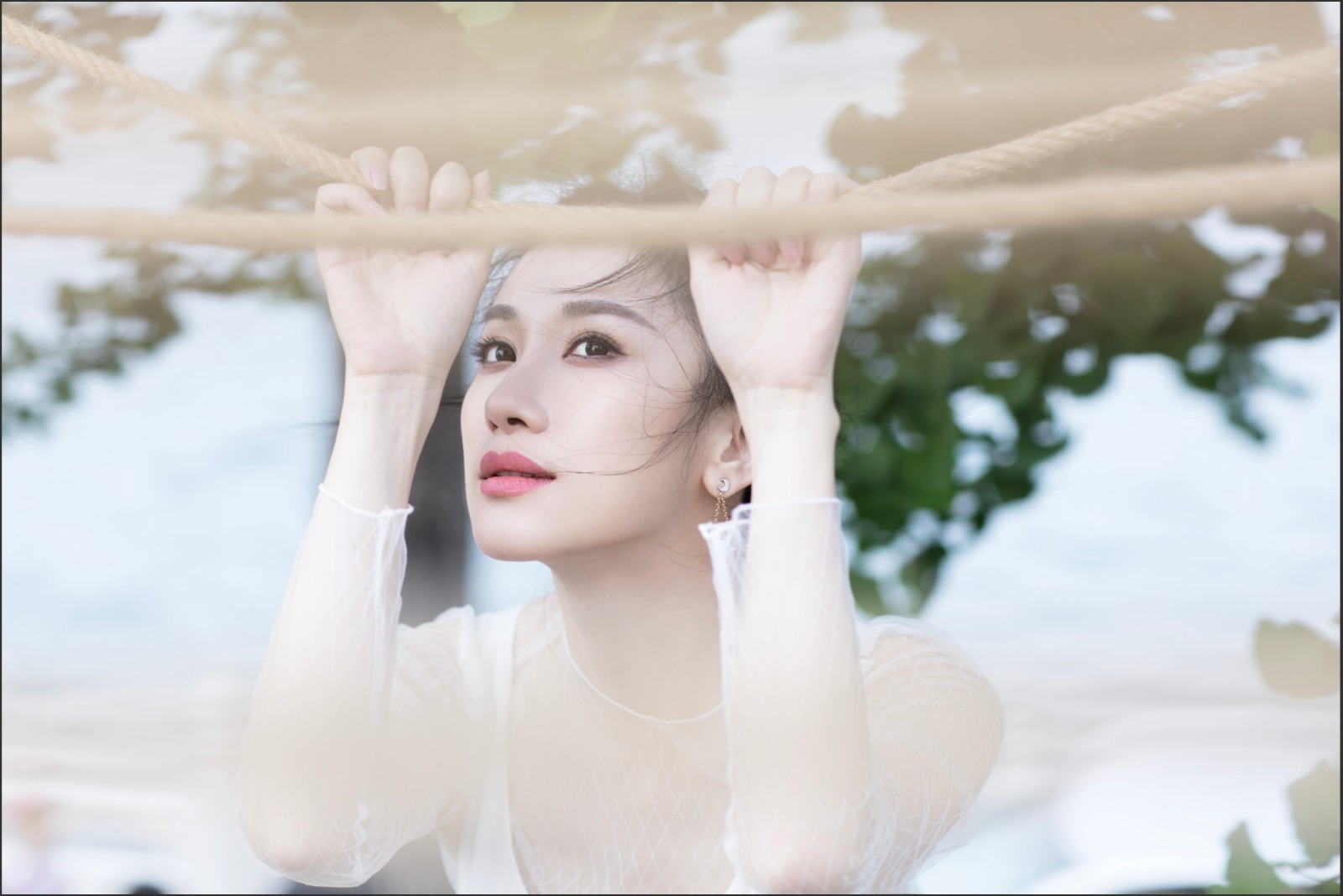 朱子岩初春治愈系写真白裙清新萌动仙气十足