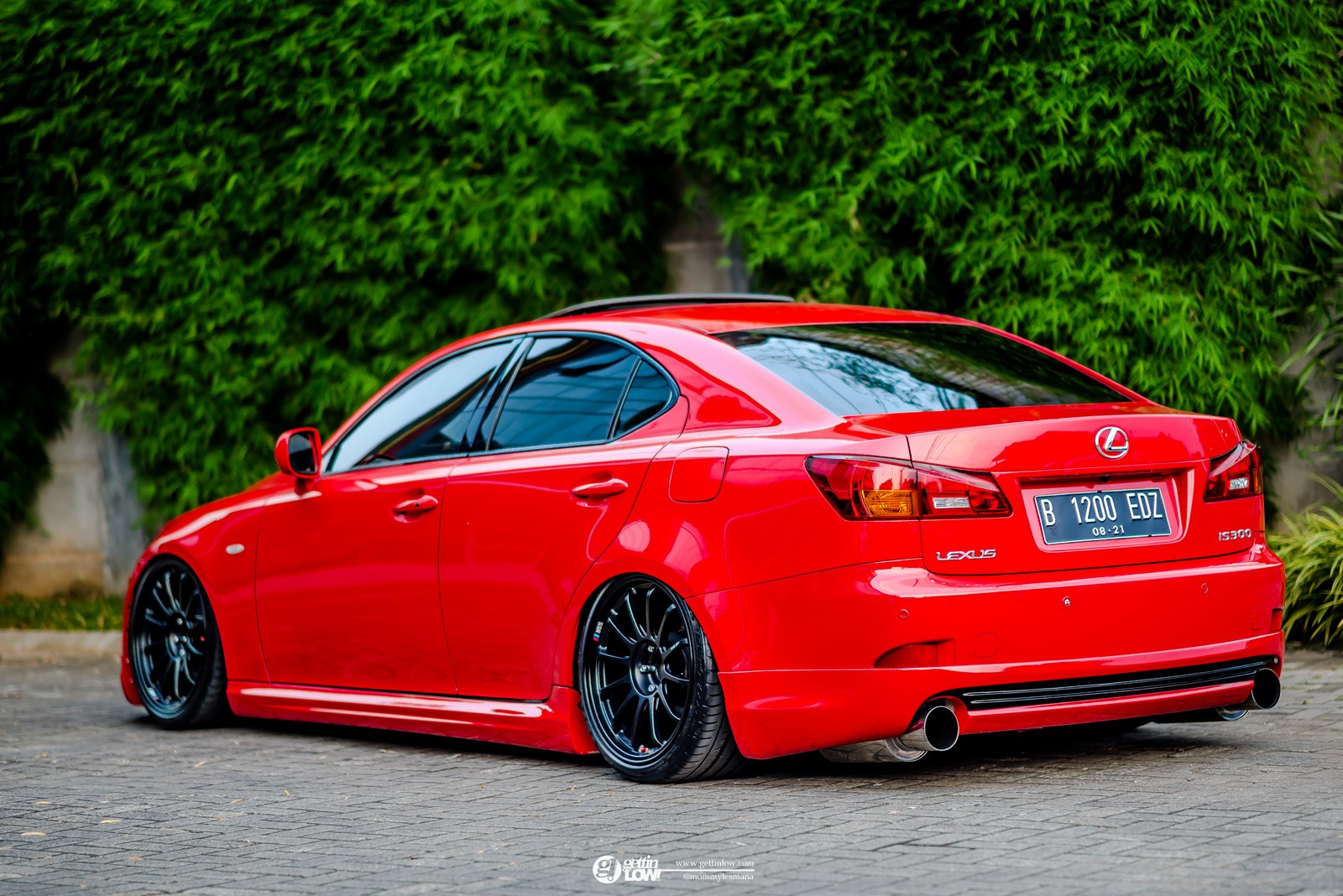 红而不腻!雷克萨斯is300 3.0 v6改装案例