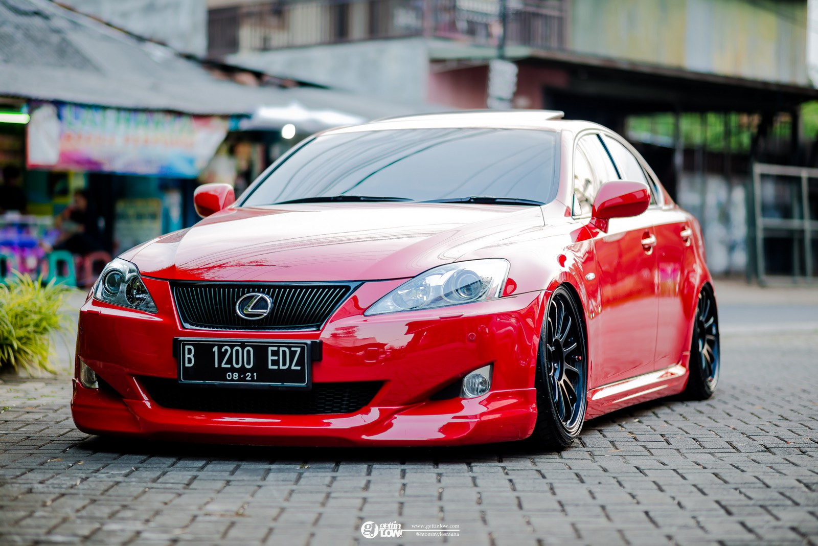 红而不腻!雷克萨斯is300 3.0 v6改装案例