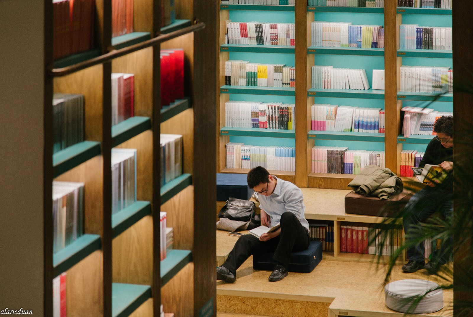 石家庄呈明书店:慢品悠逸 静嗅书香