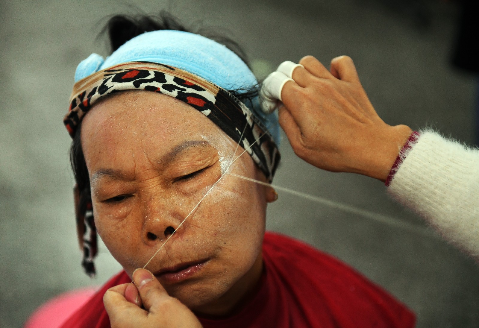 从业13年只涨4元开脸阿姨1元寻传人只为传承古法技艺