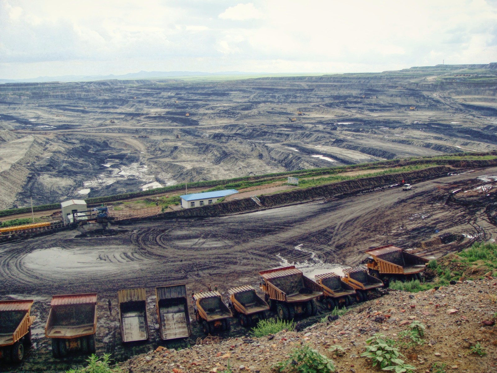 霍林郭勒露天煤矿让你感觉到,就是与几亿年前的树木进行一场对话