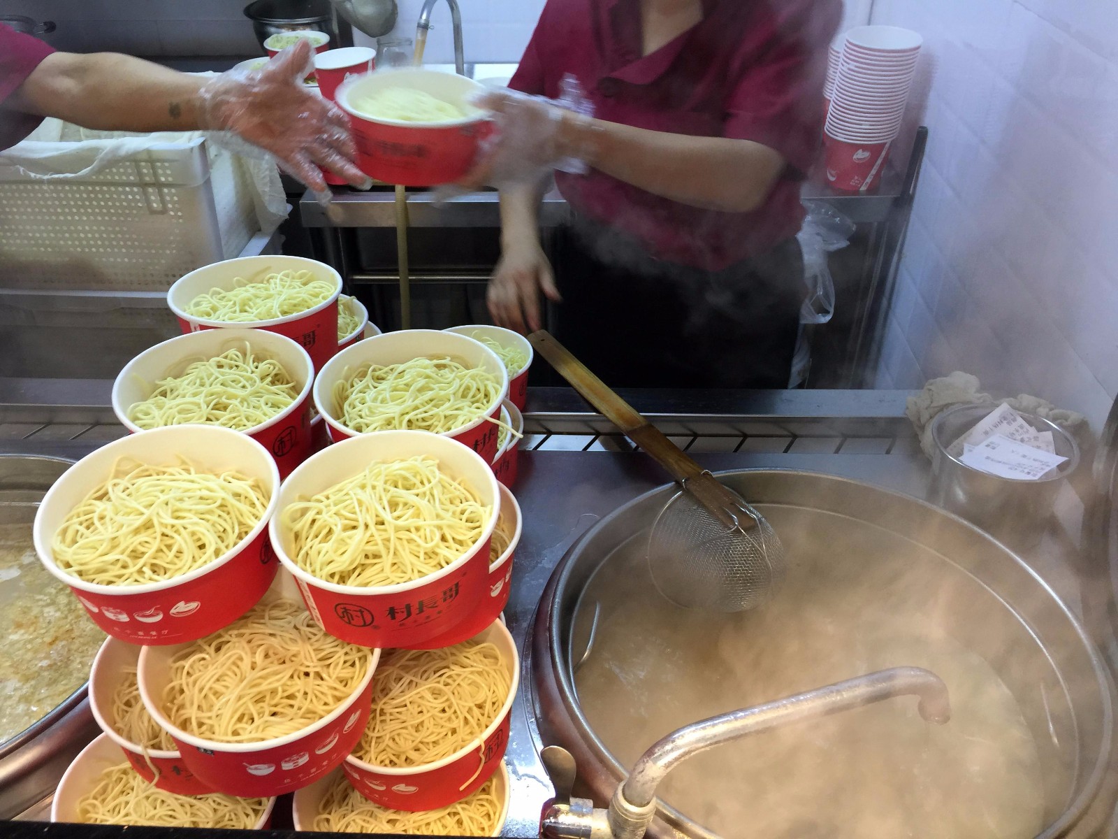 武汉人过早必吃的热干面,4块钱一碗1分钟就能做好