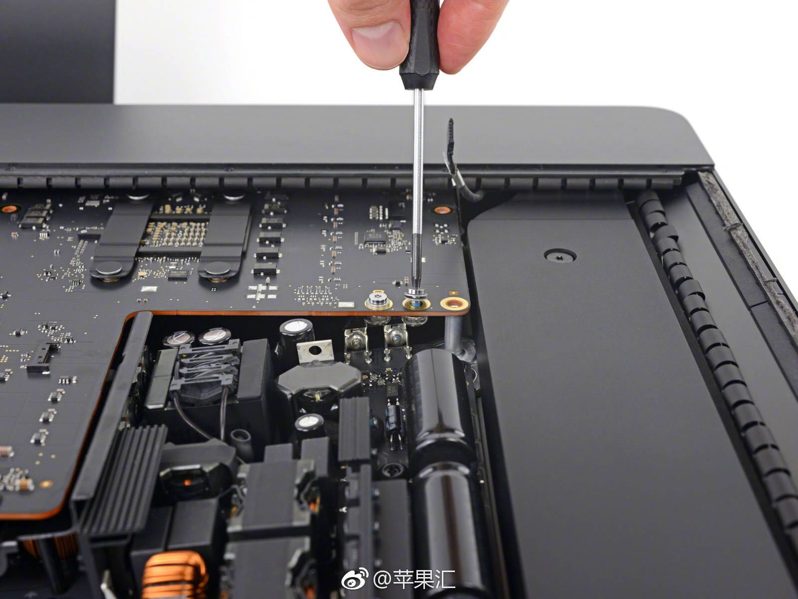 苹果最强电脑苹果imac pro拆解