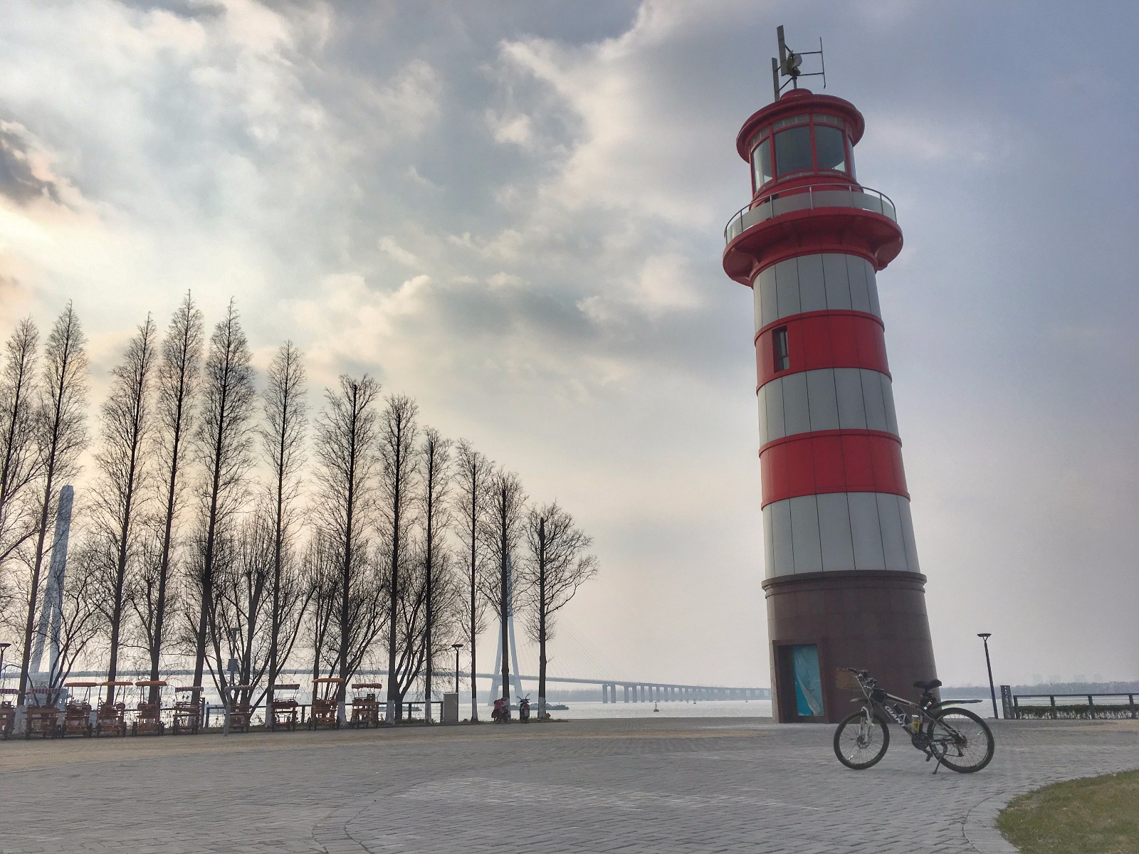 十五张图带你游览南京河西新景观,河西滨江鱼嘴公园-青奥公园!