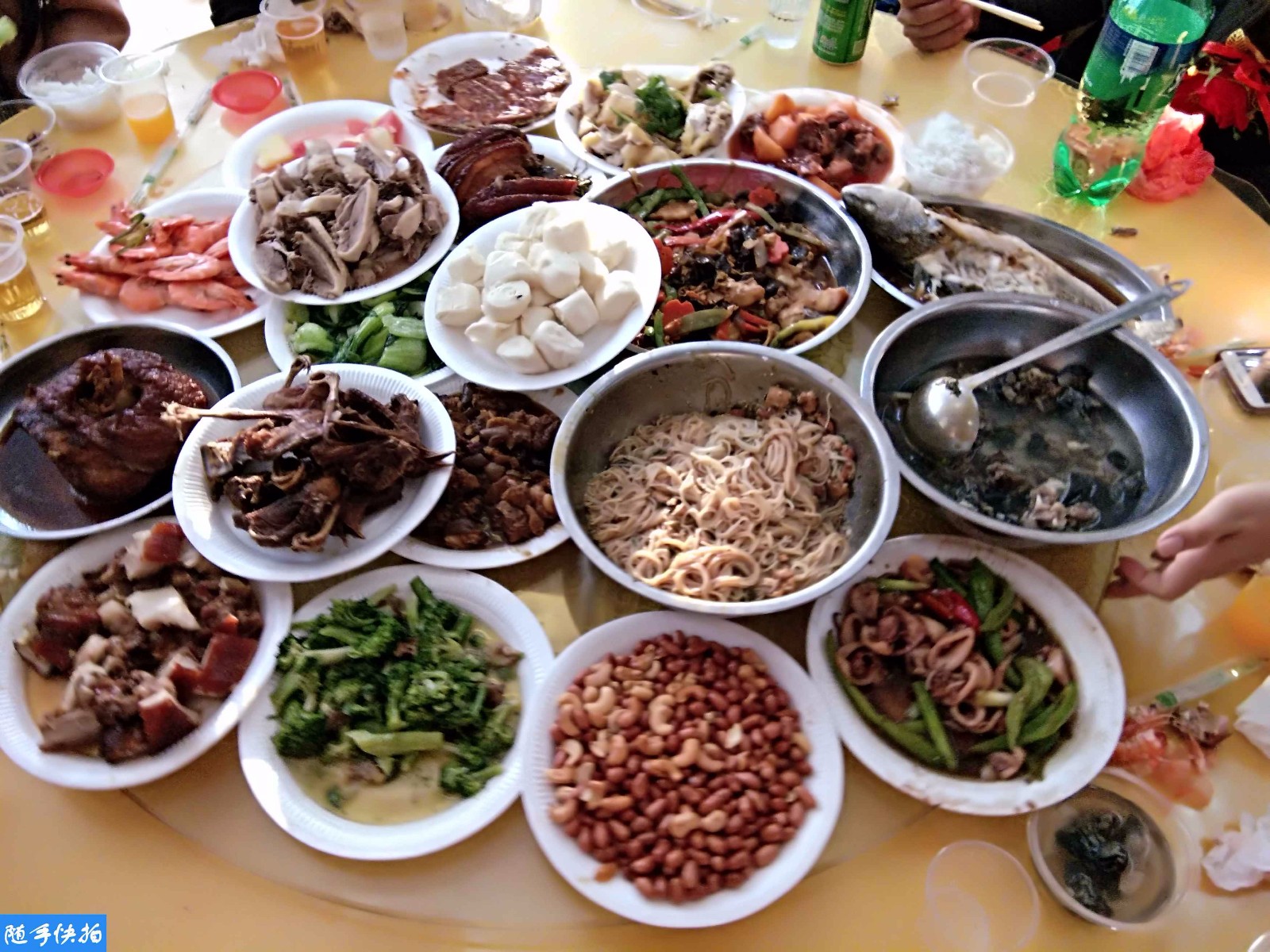 海南农村婚宴一桌21道菜成本600元 乡村厨师忙碌4小时赚200辛苦费