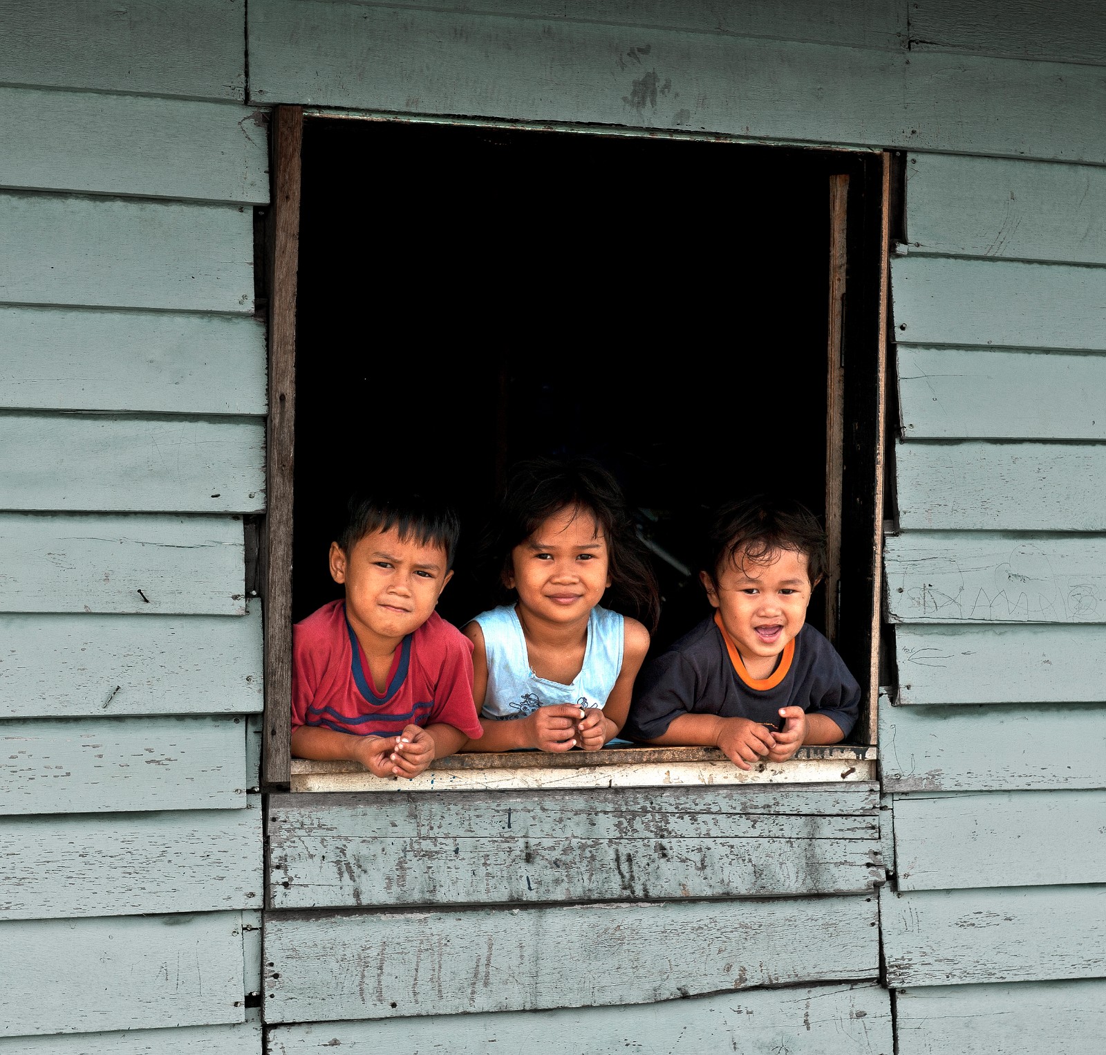 马来西亚贫民窟的孩子们