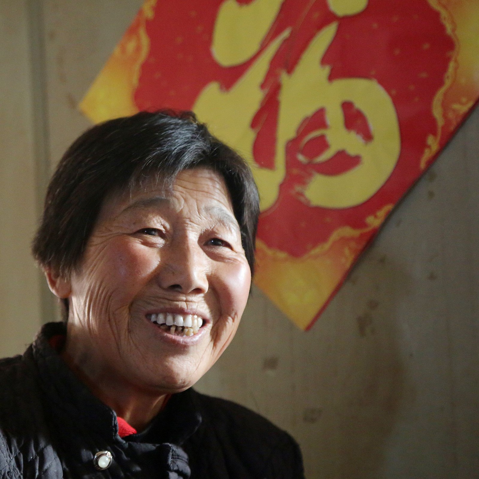 66岁农村大姐照顾两个百岁左右的妈妈,她说自己很幸福