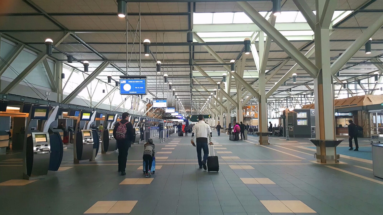 选择出发,便只顾风雨兼程--温哥华机场随拍