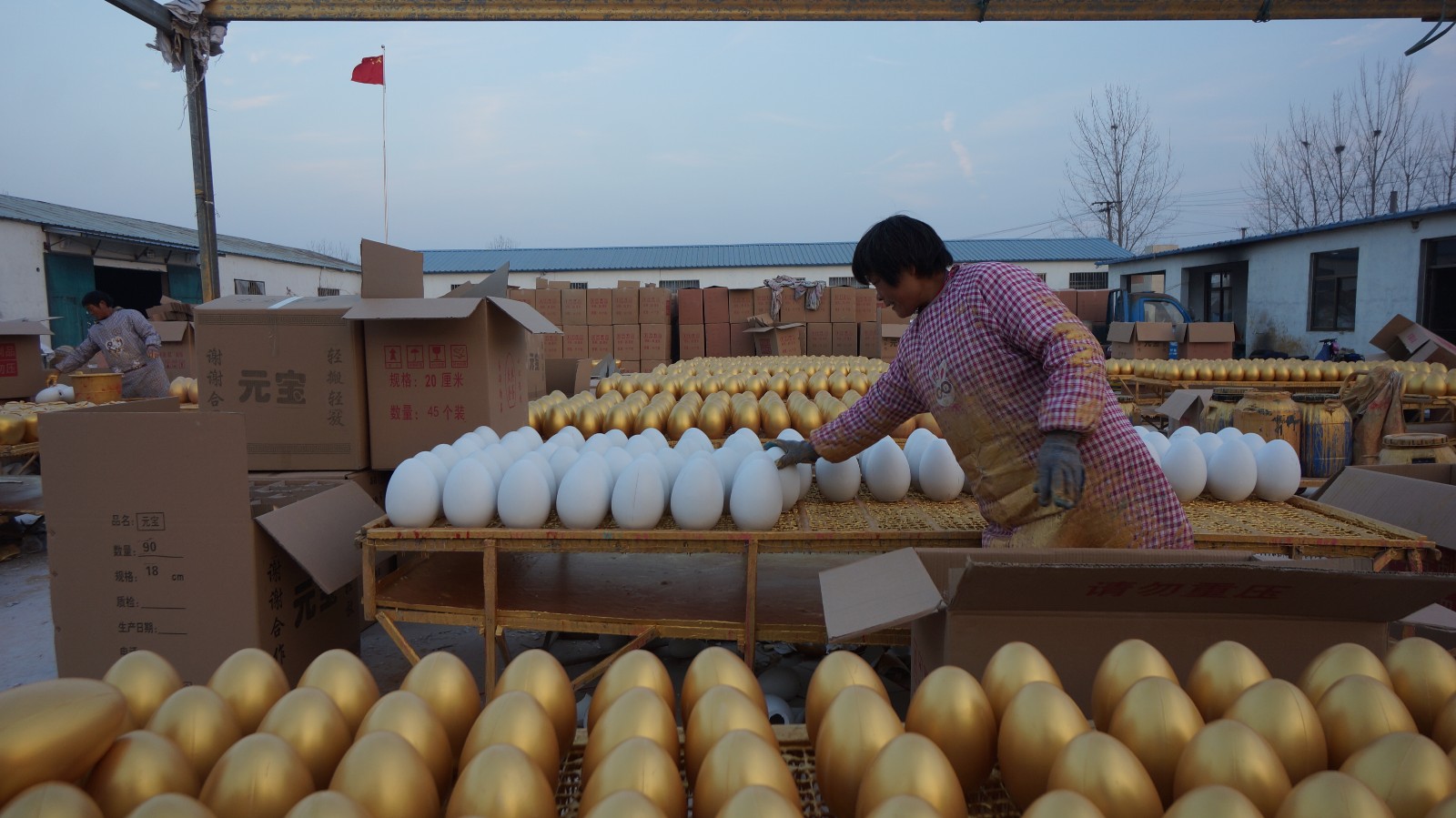 "金蛋村"生产基地进入旺季 全村做蛋年产值3个亿