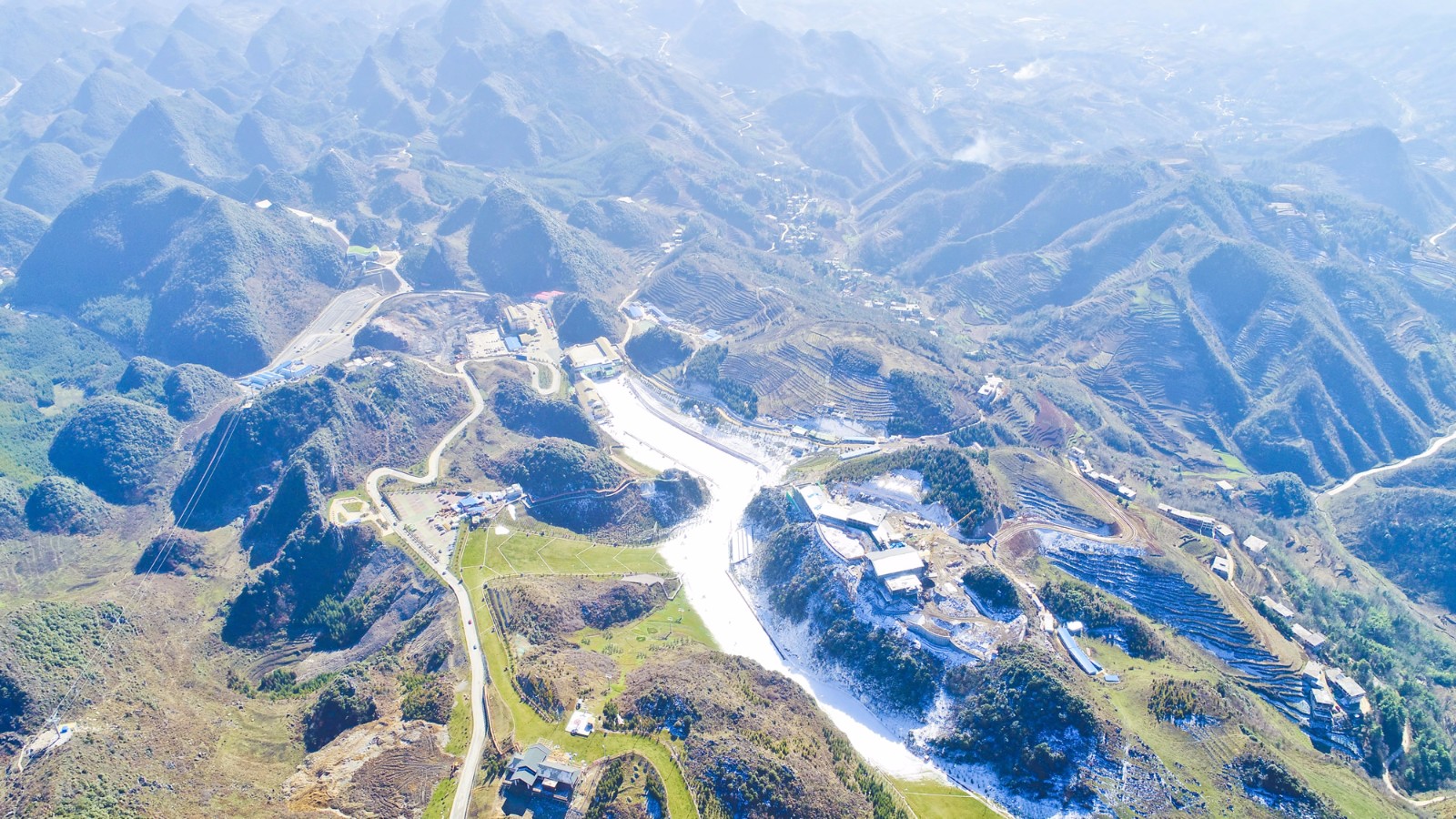 航拍:六盘水冰雪视界 冬日里的梅花山