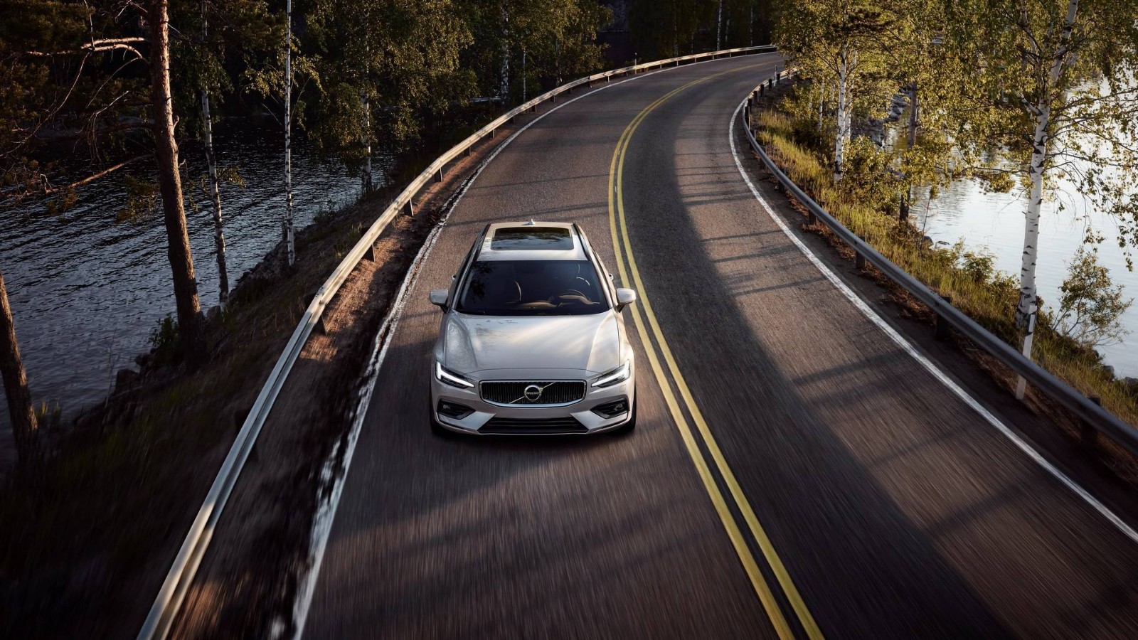 【全新沃尔沃v60正式发布,空间更大外观更酷】