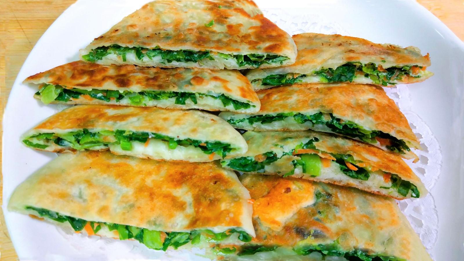 3种蔬菜,1斤面粉,用手一捏一压,轻松做出外酥里嫩素馅饼!