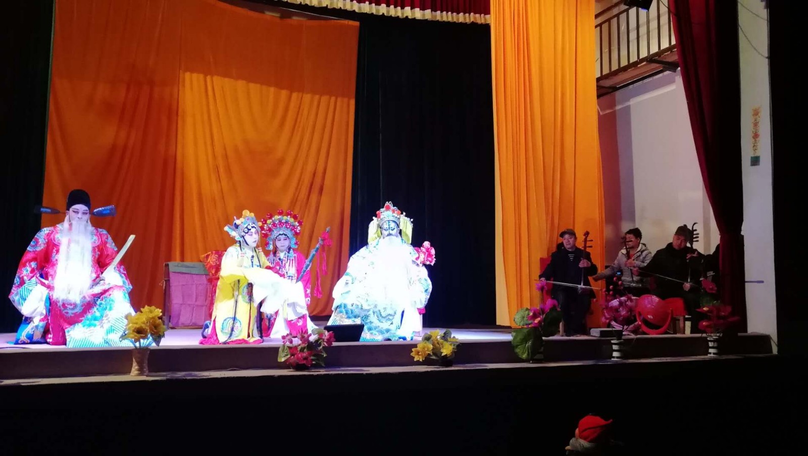 正月初五天水水关村的秦腔大戏唱起来丰富了农村舞台