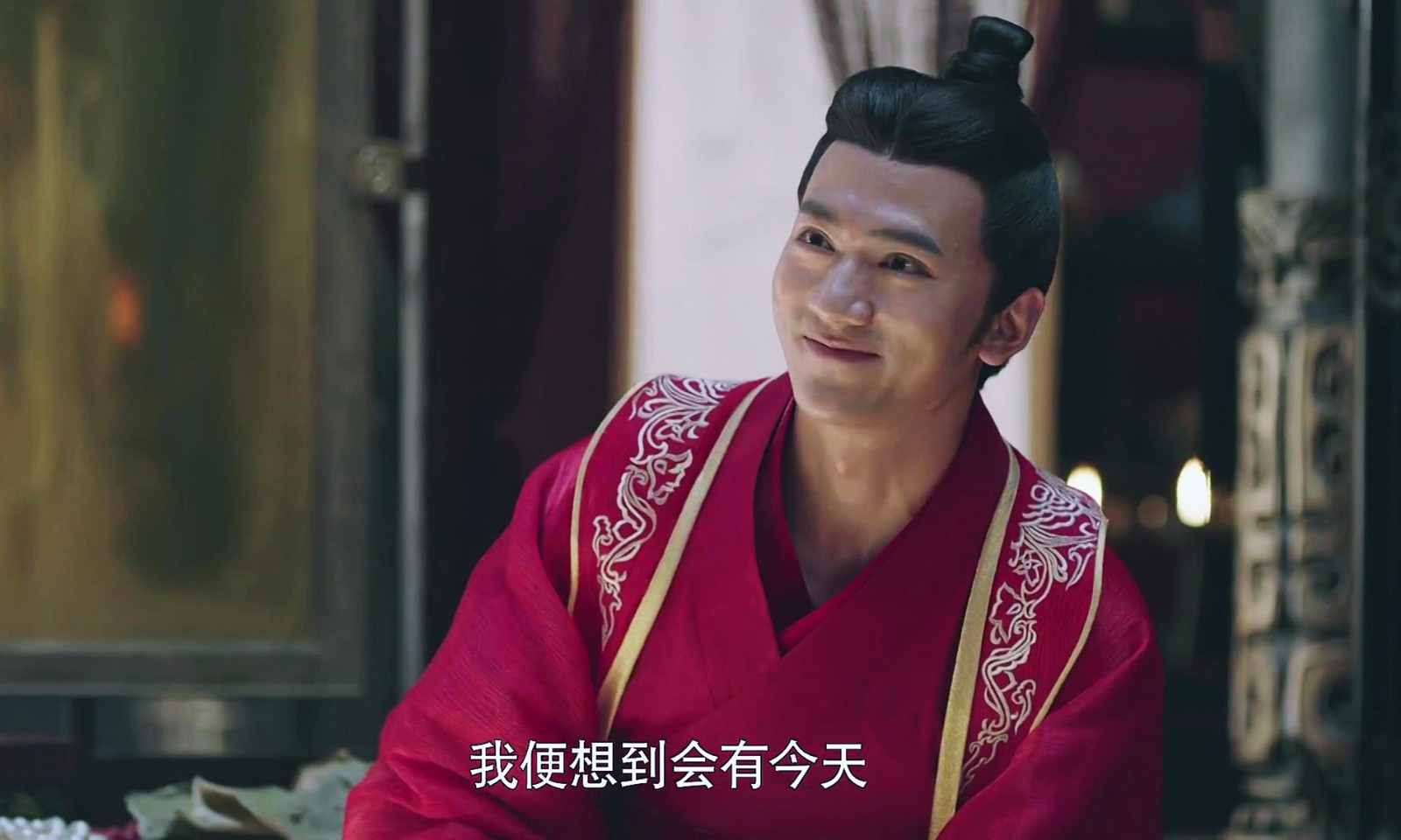 虎啸龙吟中三个人男扮女装这个人却是女扮男装