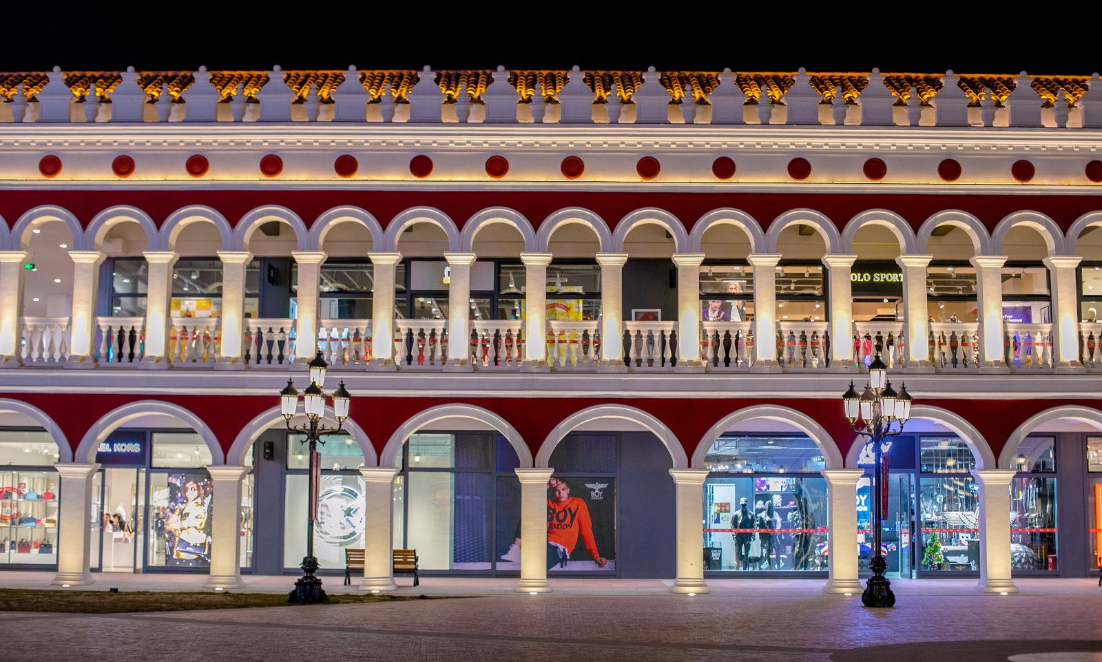 济南百联奥特莱斯夜景