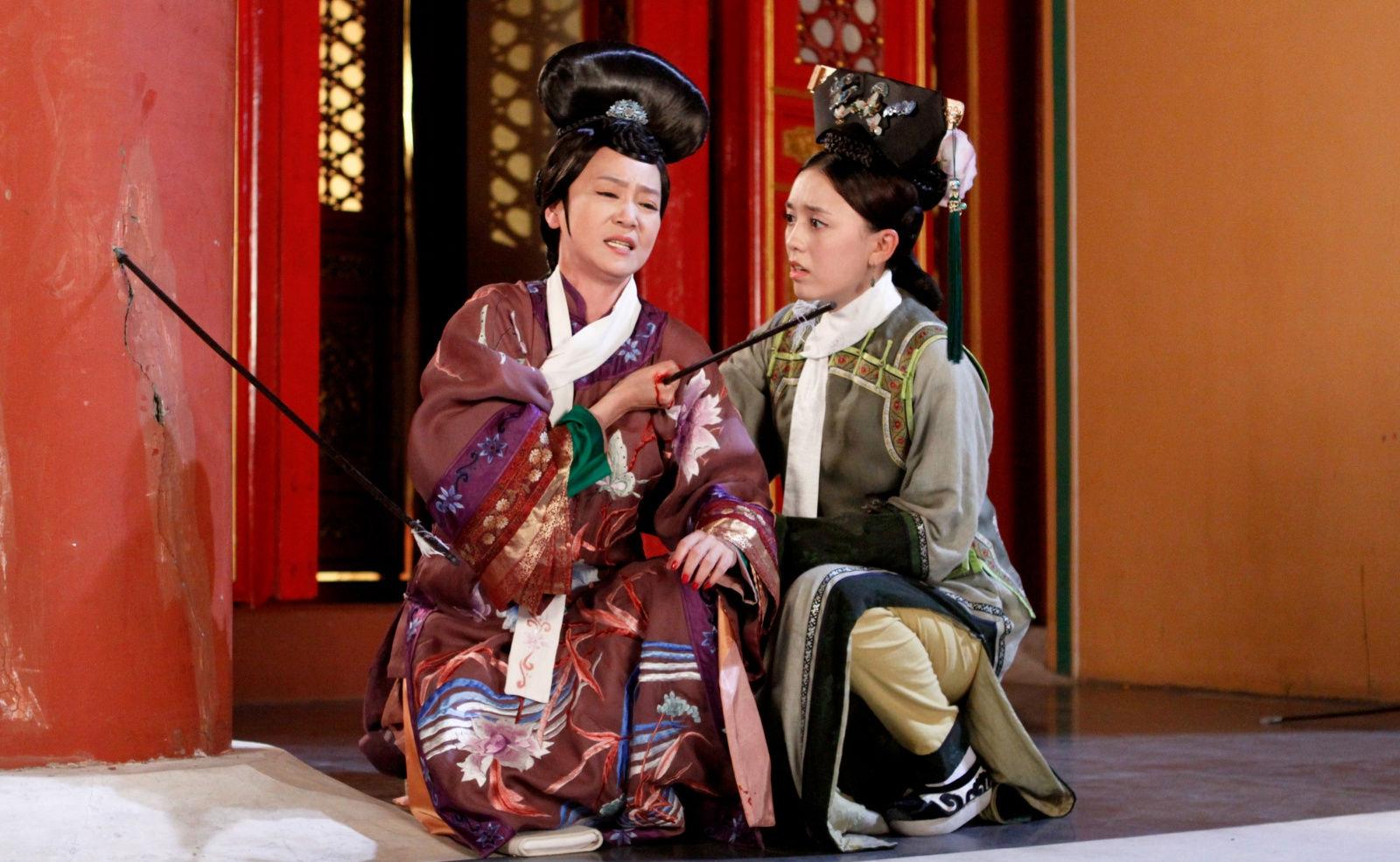 她13岁进宫, 18岁生雍正, 22岁封妃, 是康熙最幸运的宠妃