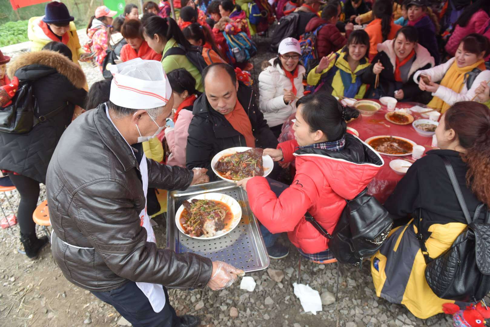 要知道20元在景区你可能连一份快餐都买不到,然而在这里你可以吃到最