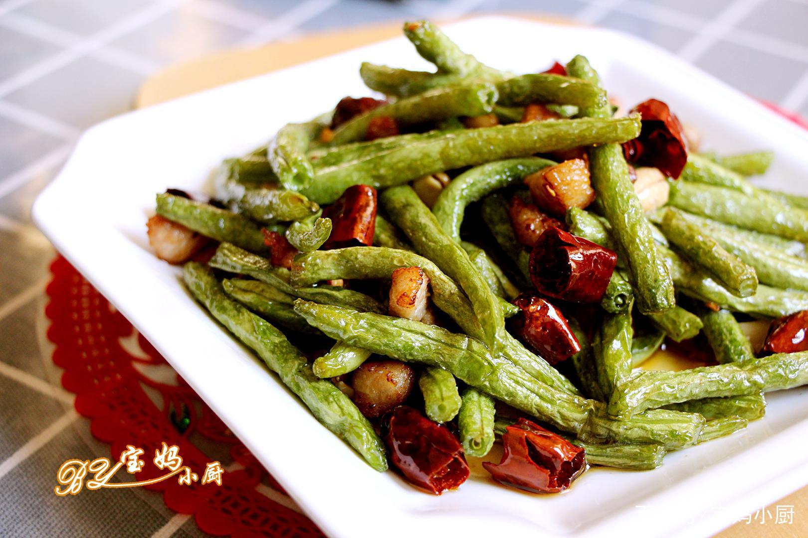 豆角八块钱一斤,这道菜再贵也要吃,一大盘我一人秒光,香的想哭