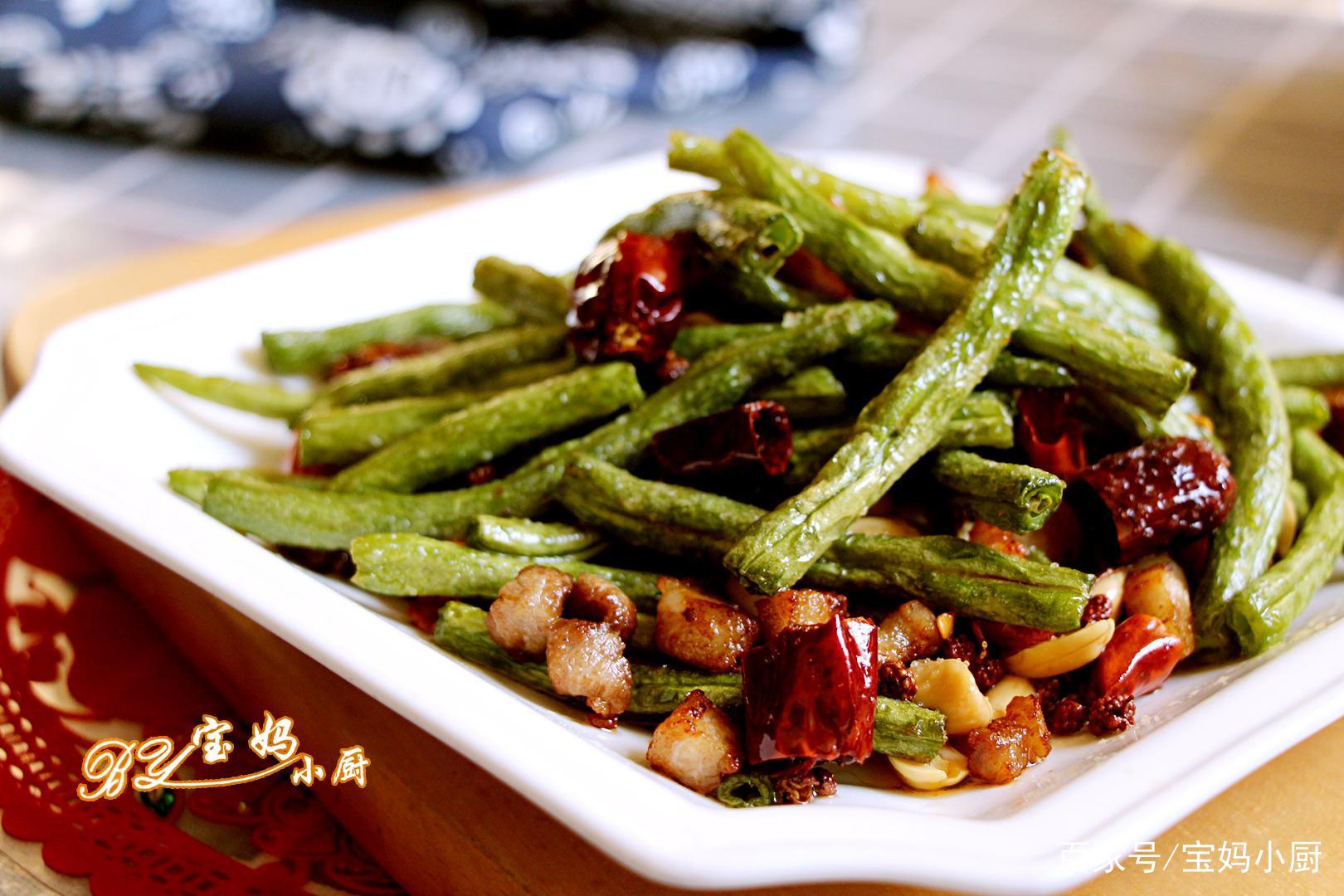 豆角八块钱一斤,这道菜再贵也要吃,一大盘我一人秒光,香的想哭
