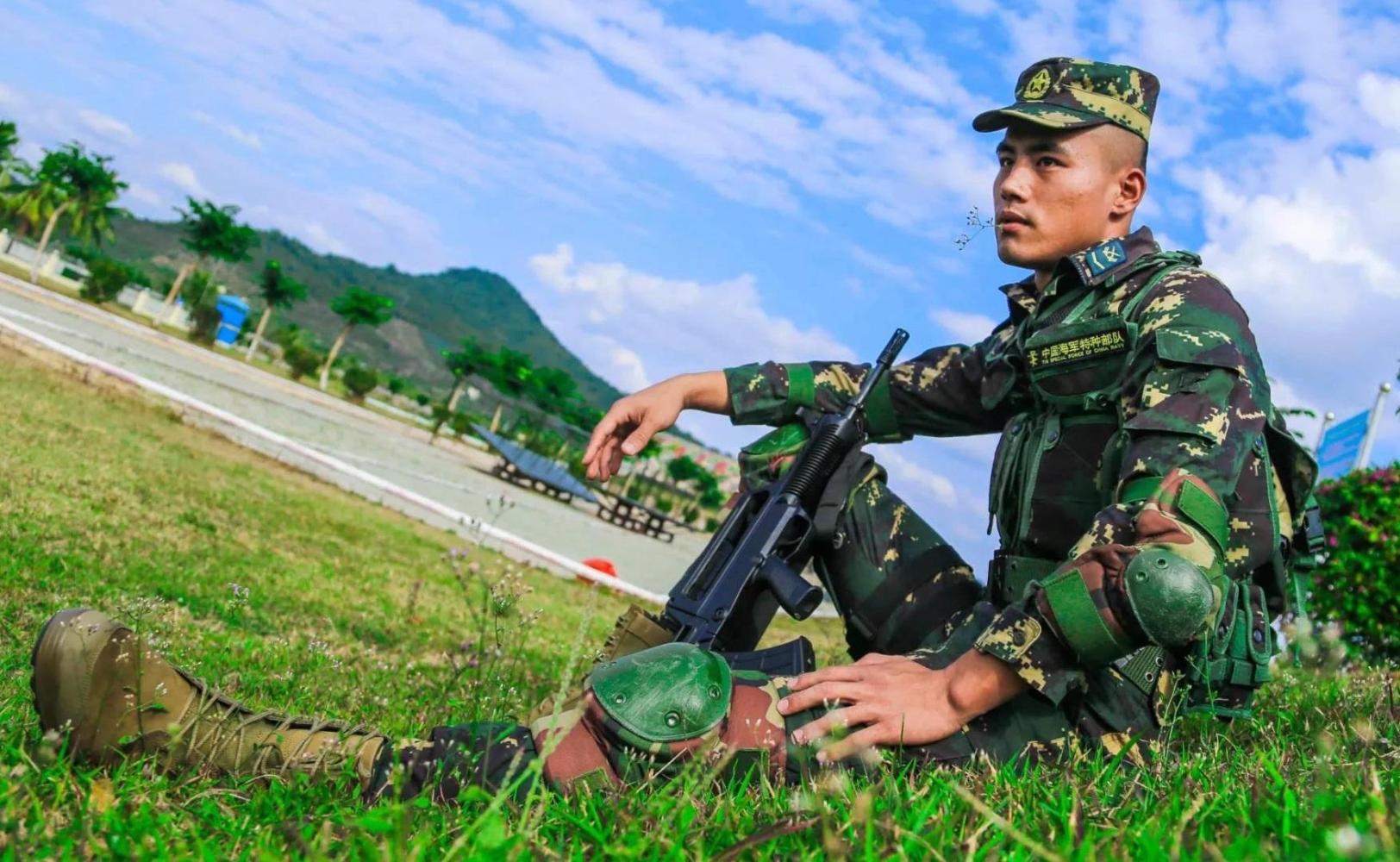 全新特战旅:什么迷彩都有