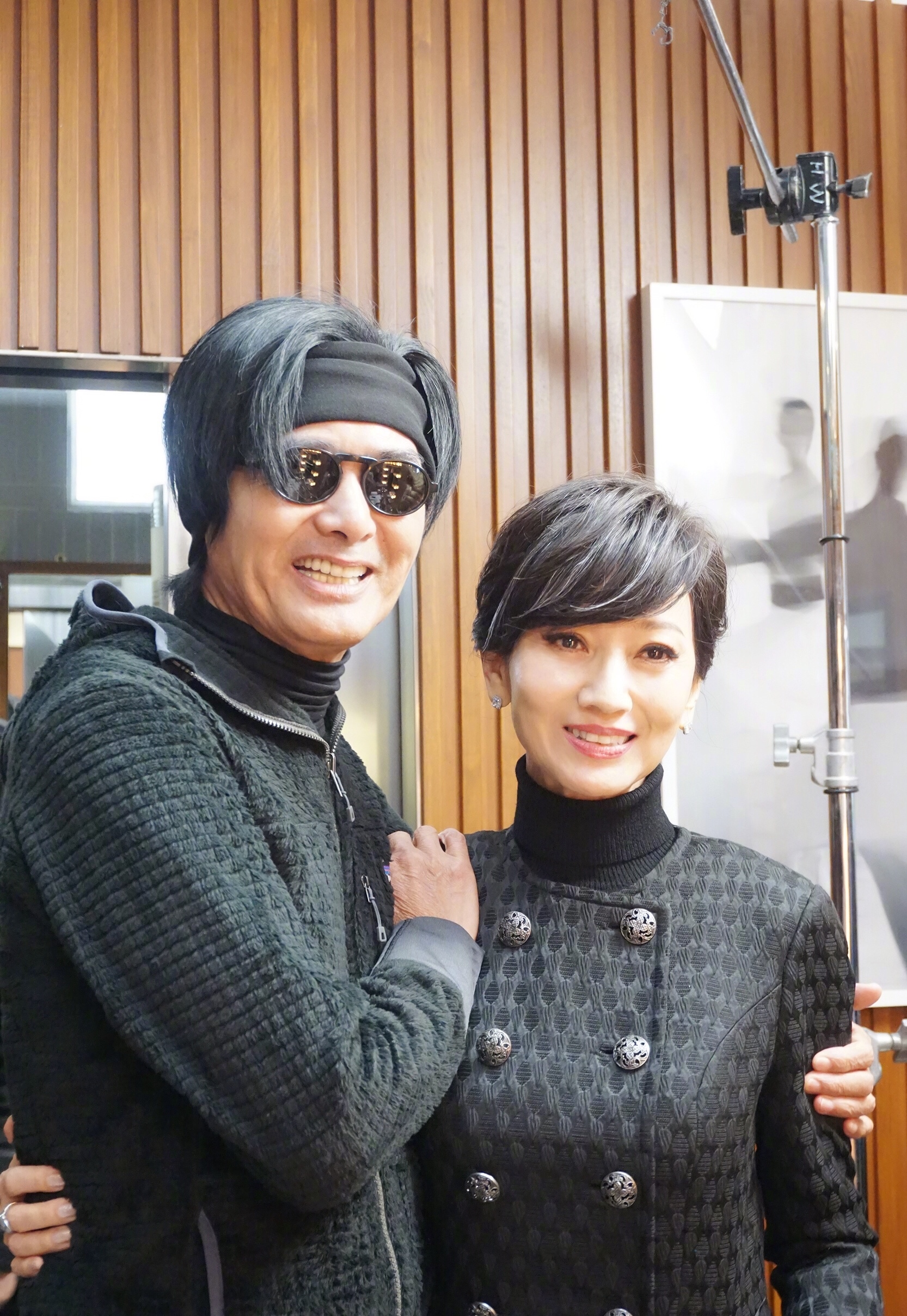 周润发赵雅芝罕见同框引回忆杀时隔38年许文强已老冯程程依旧貌美