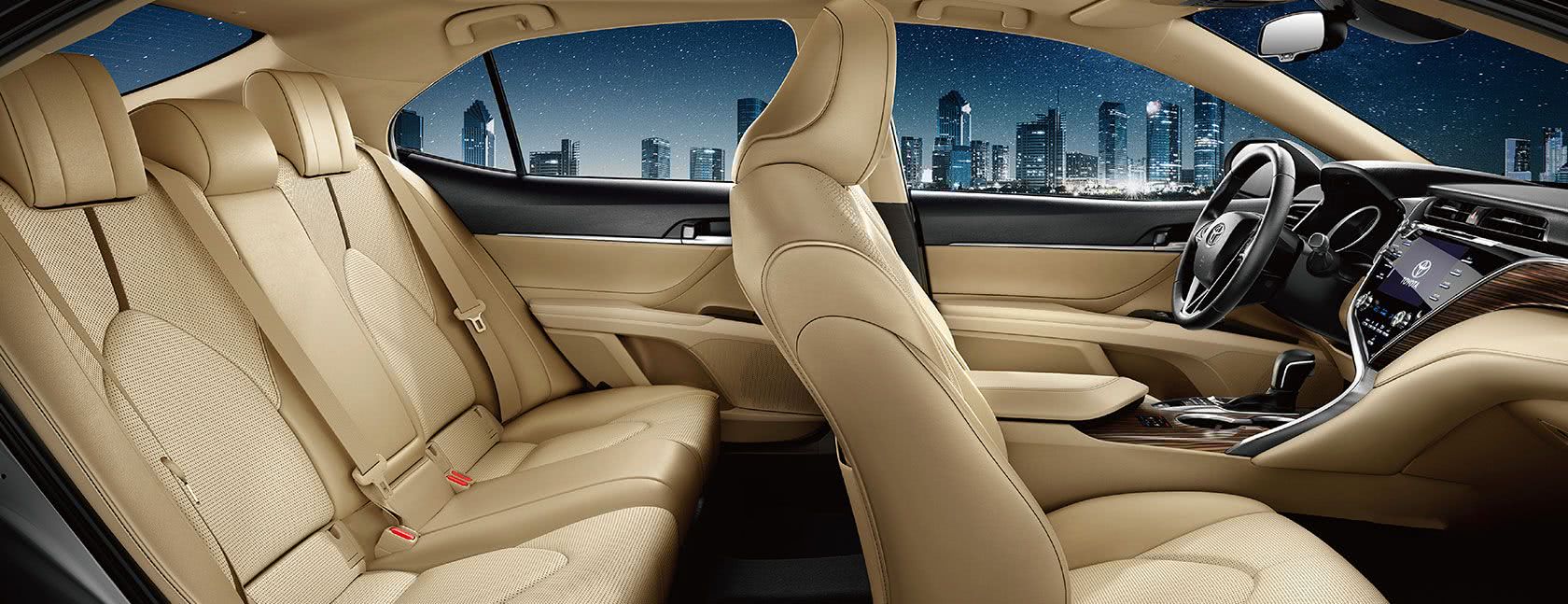 凯美瑞双擎在中级混动轿车里真的没有对手吗?