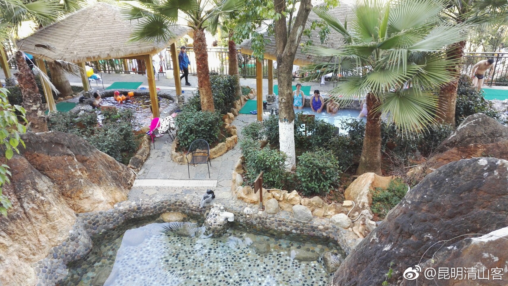 在云南过大年,去昆明石林,石海温泉泡温泉,(手机拍摄)