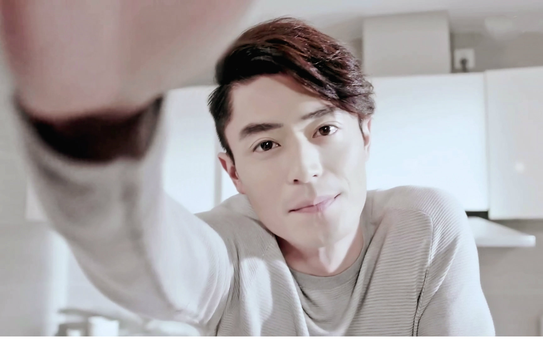 女儿小海豚逐渐长大,霍建华乐的笑不拢嘴,可是林心如异常崩溃!