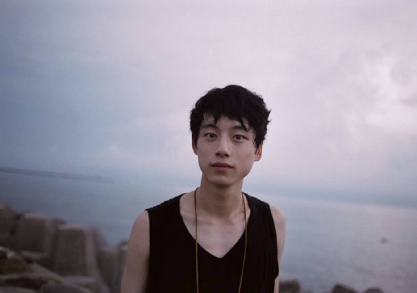 坂口健太郎 桌布