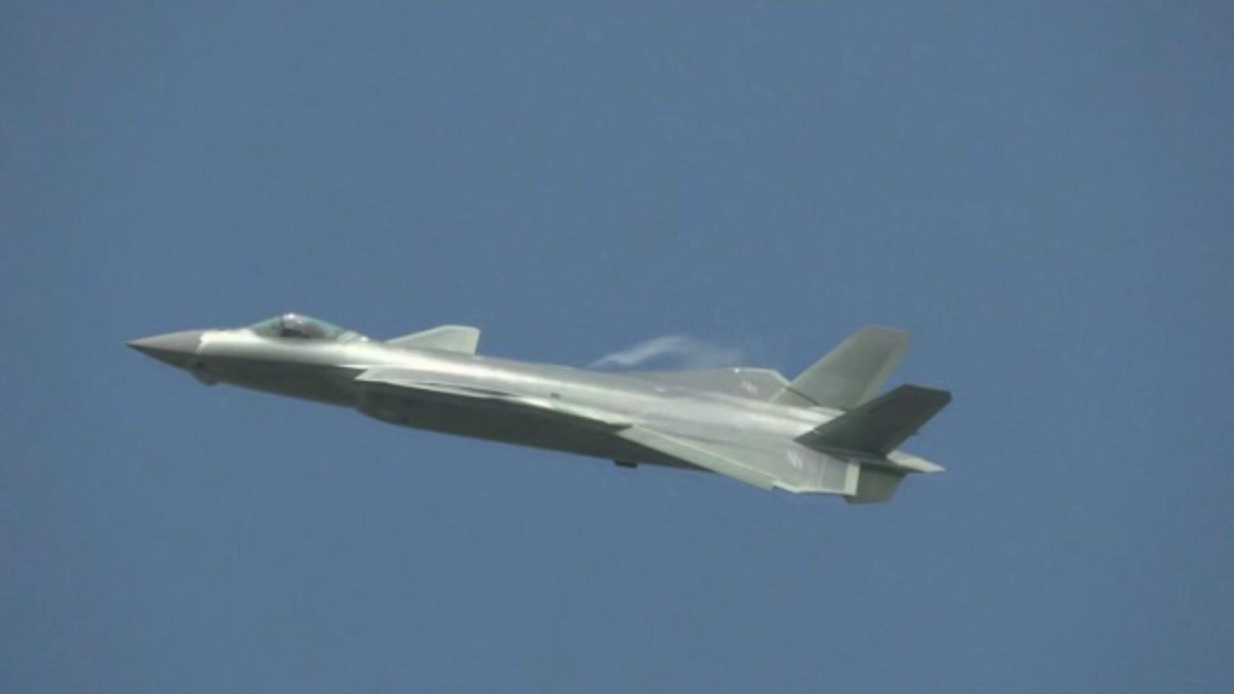 中国歼20战机即将批量服役, 战斗力世界领先, 美军直言惹不起!