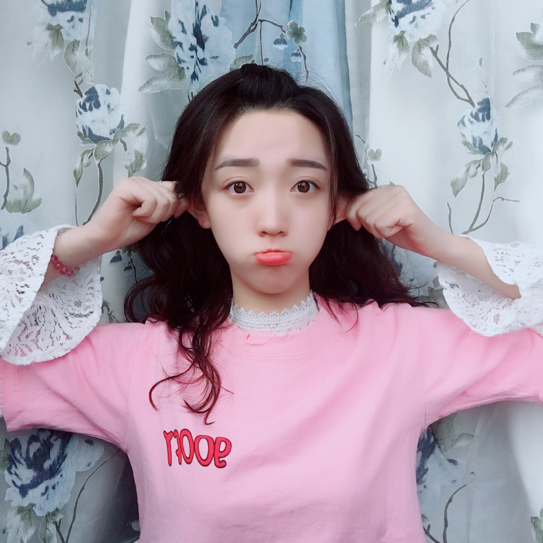 校花美女00后小朋友叮许下一个愿望