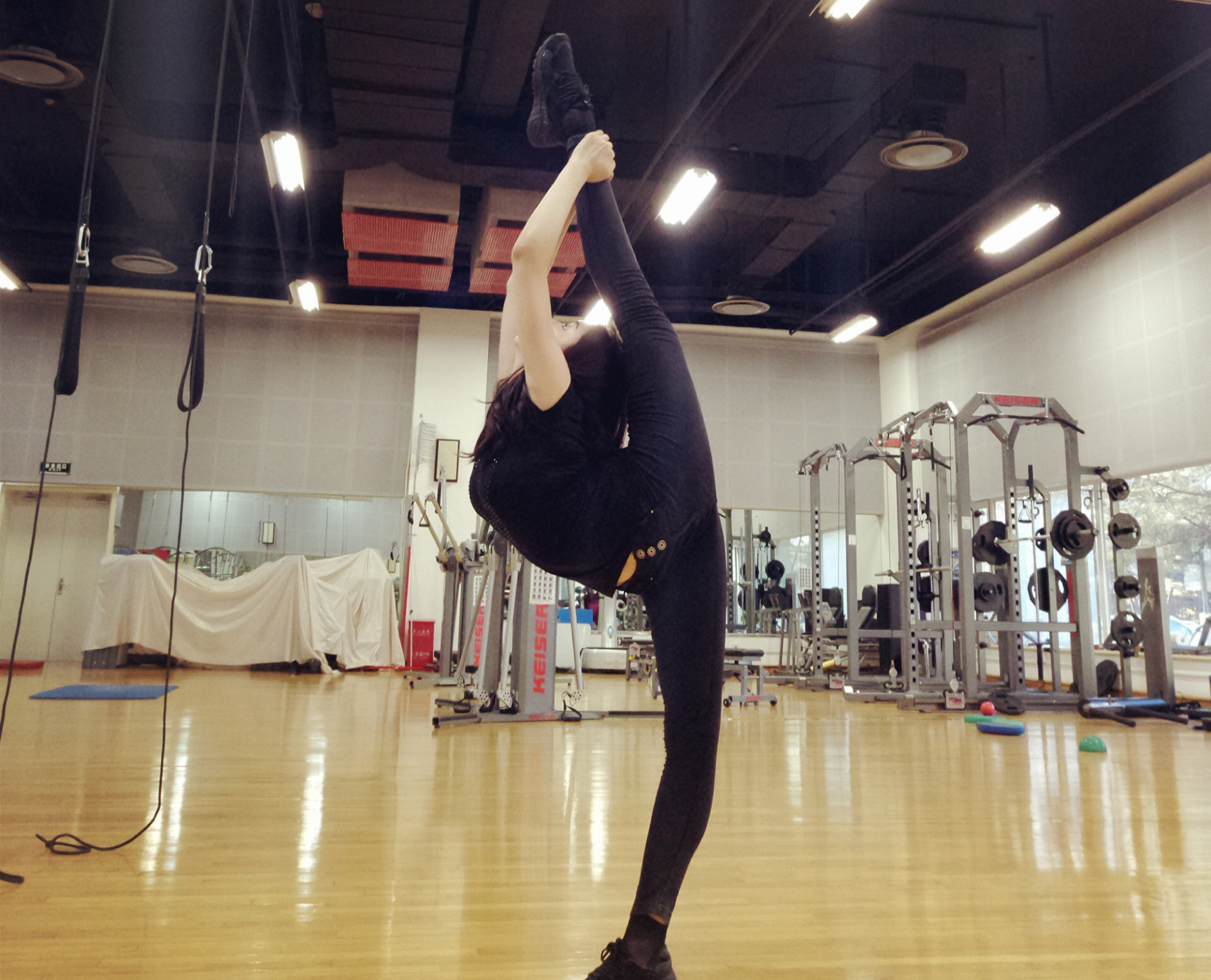 90后体操名将嫁给体操王子秀210度一字马被赞美过林志玲