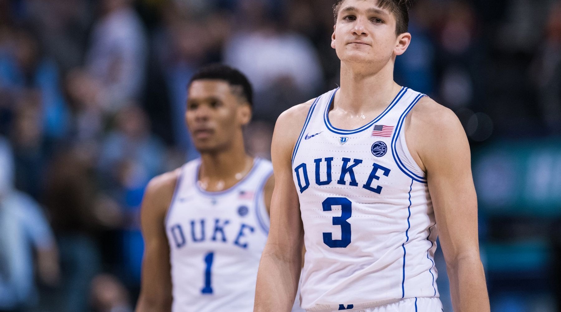 前几天的比赛中,杜克大学男篮队长grayson allen故意撅屁股的动.