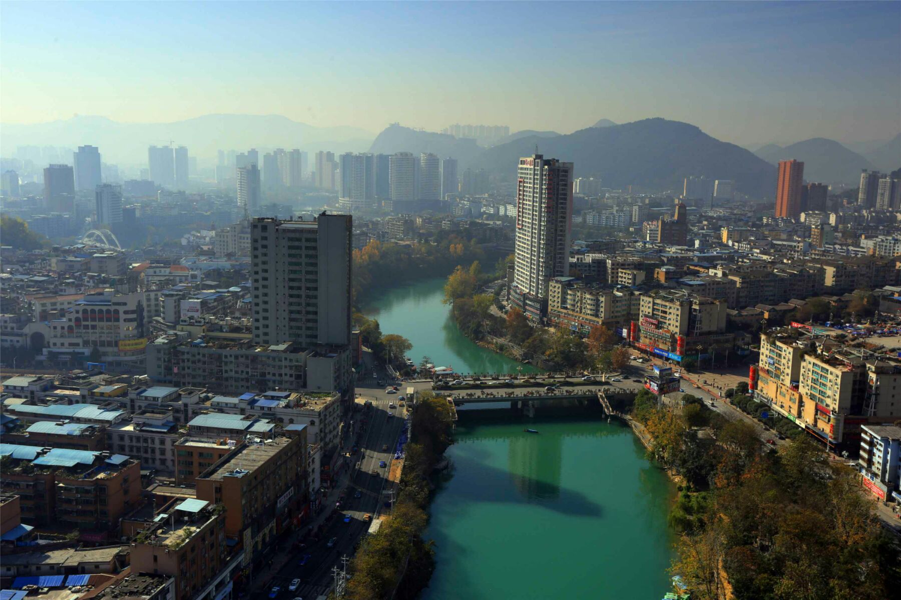 铜仁锦江河畔冬秋美色