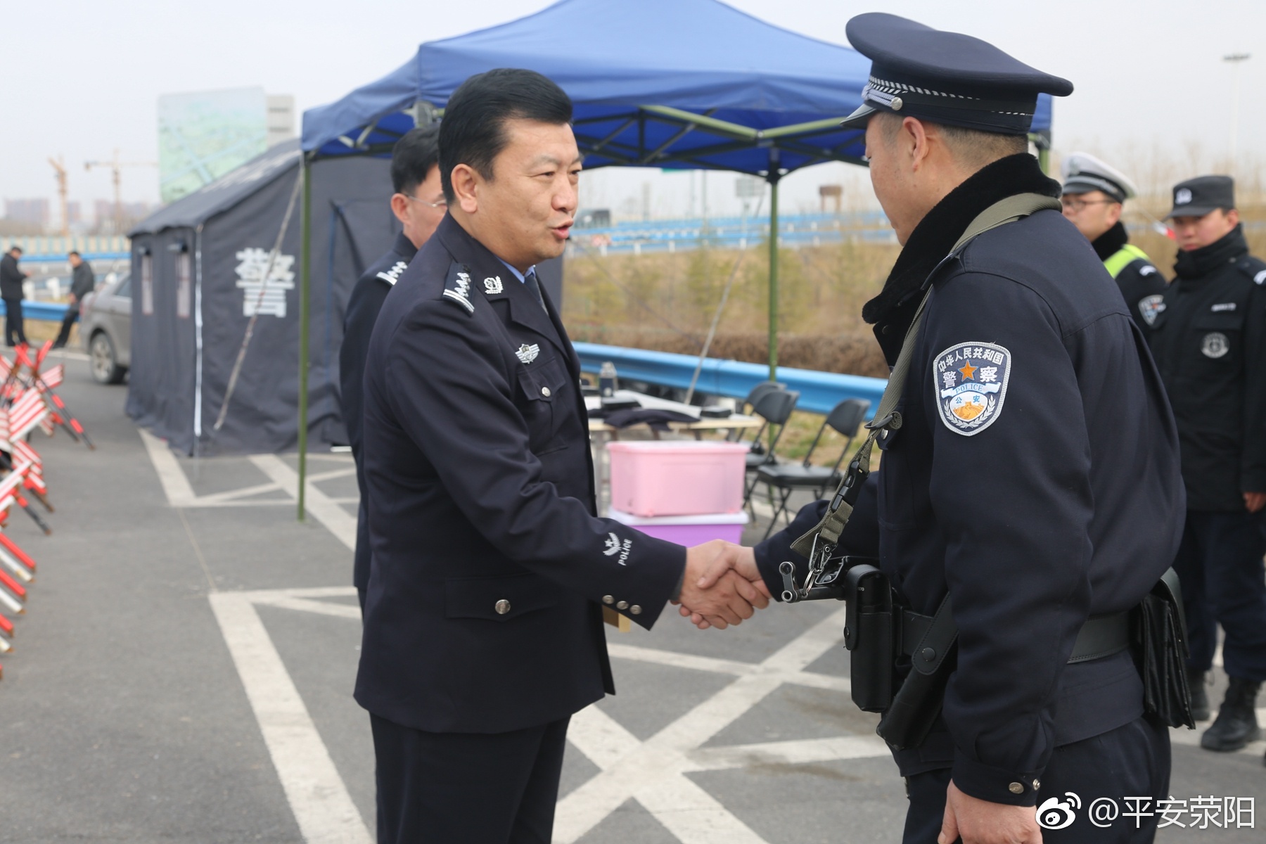 护航行动丨荥阳市公安局党委慰问安保一线民警