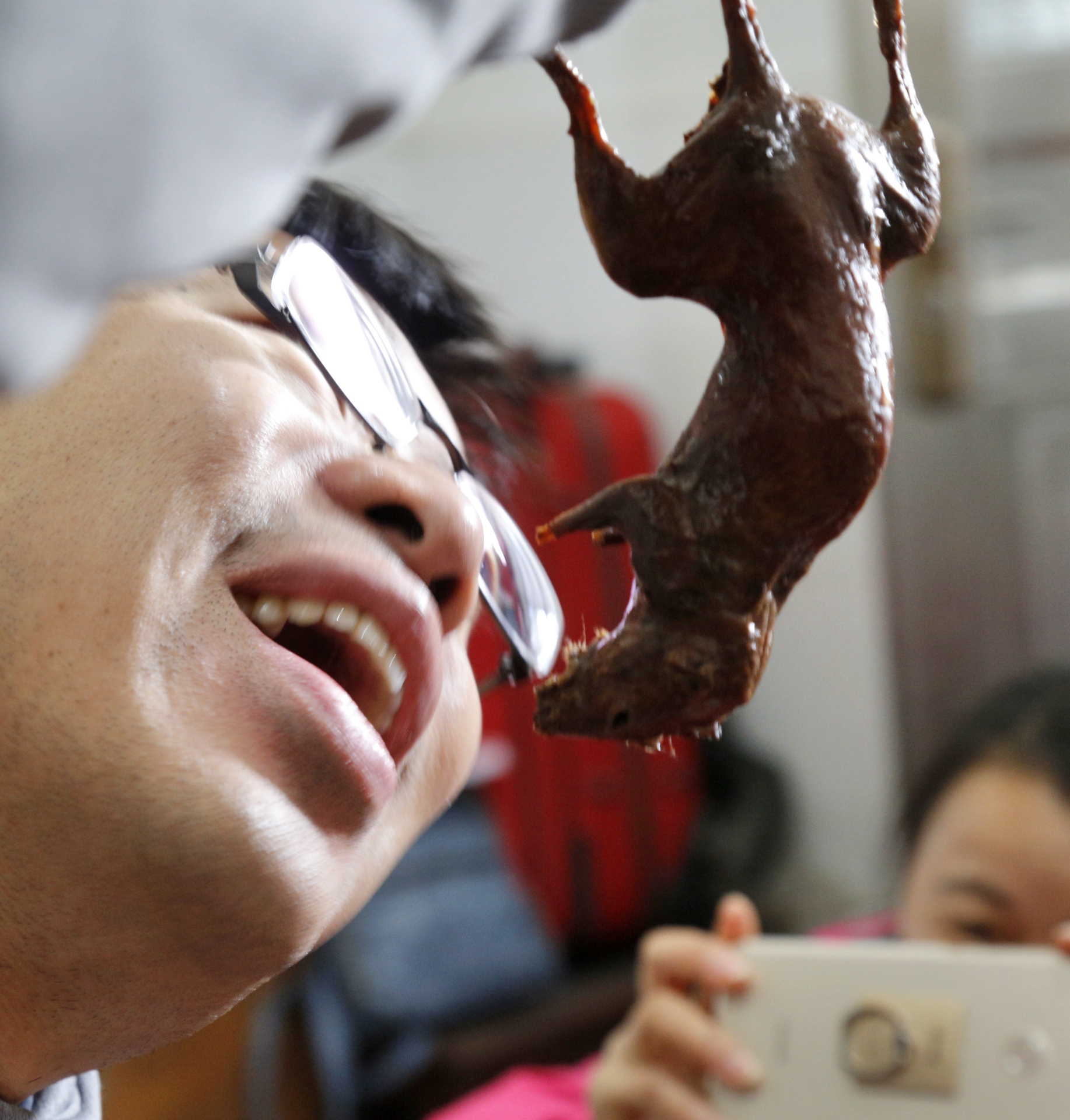 你信老鼠是特色美食吗而且还能治小孩尿床